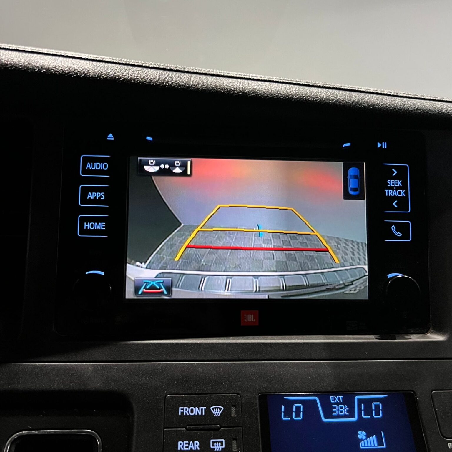 TOYOTA SIENNA LIMITED 2016 - Image 11