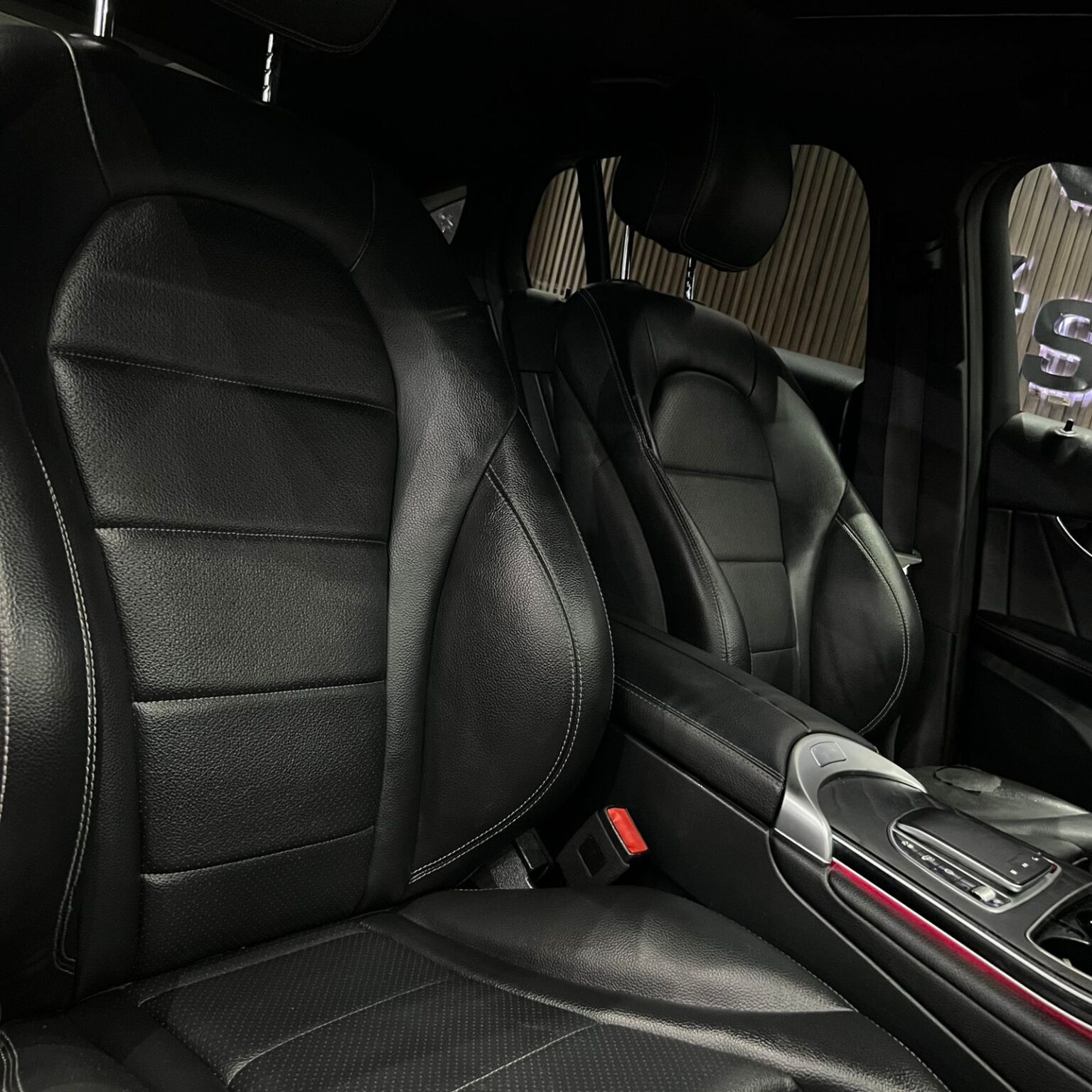 MERCEDES BENZ GLC 300 2021 - Image 11