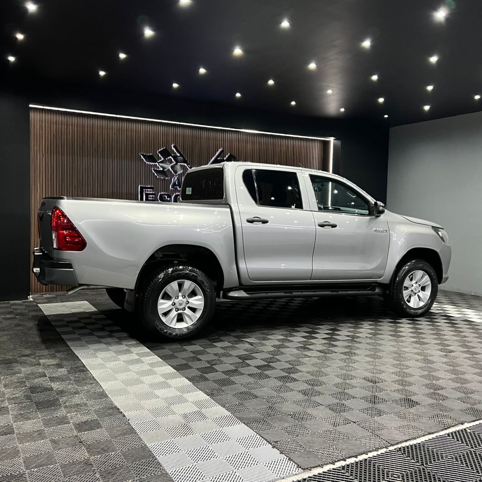 TOYOTA HILUX 2020 - Image 2