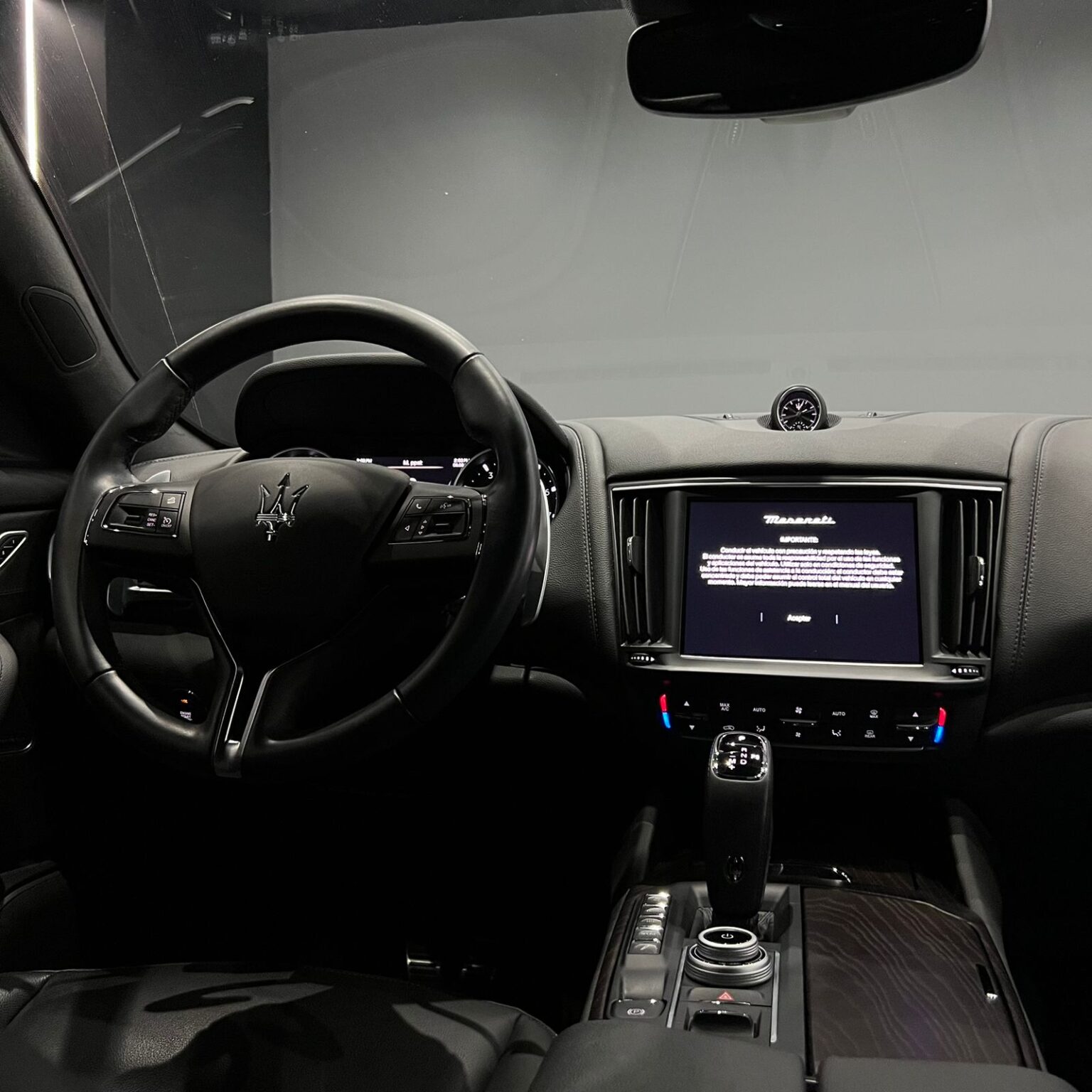 MASERATI LEVANTE HYBRID 2022 - Image 15