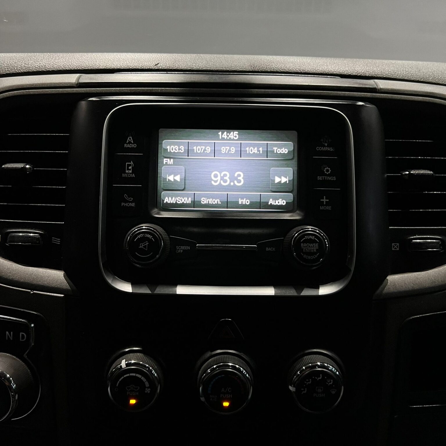 DODGE RAM SPORT 2015 - Image 11