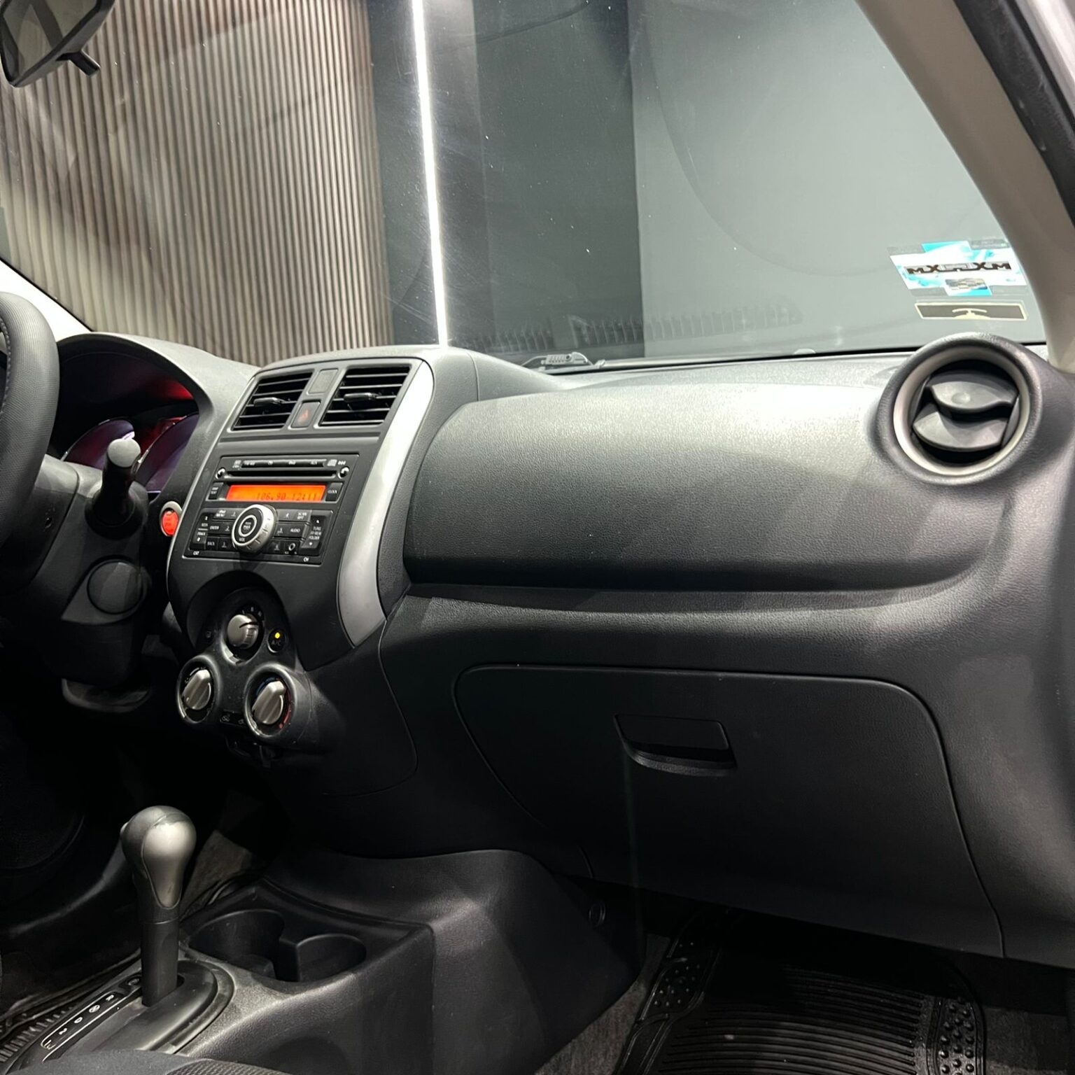 NISSAN VERSA 2013 - Image 12