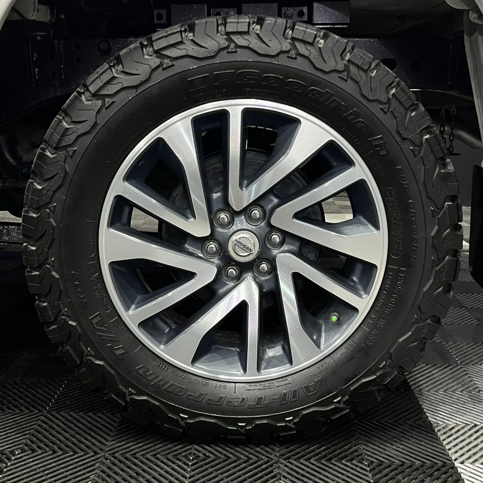 NISSAN FRONTIER LE 4X4 2020 - Image 13
