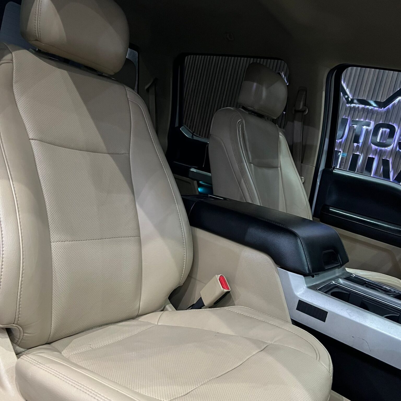 FORD LOBO LARIAT 2017 - Image 9