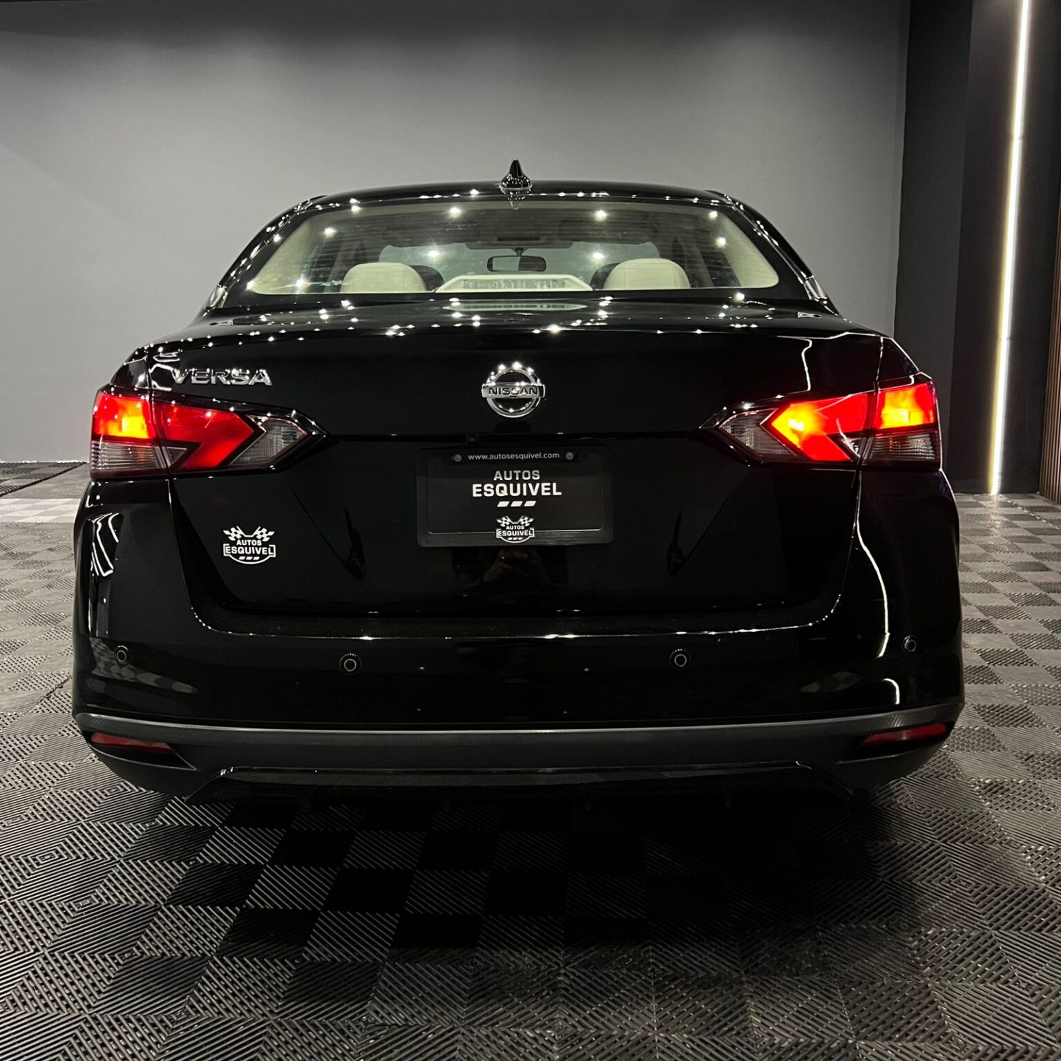 NISSAN VERSA PLATINUM 2020 - Image 5