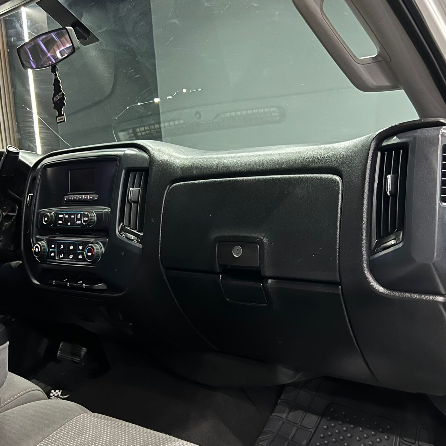 CHEVROLET SILVERADO 2017 - Image 9