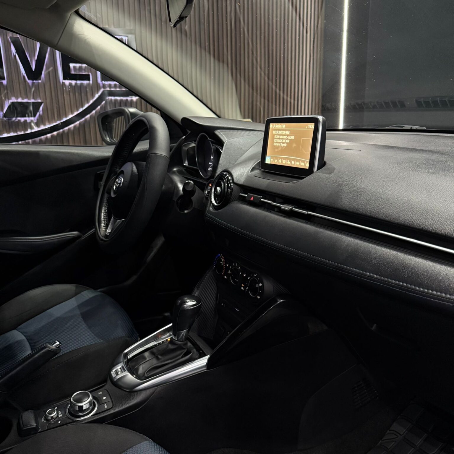 TOYOTA YARIS R 2018 - Image 11