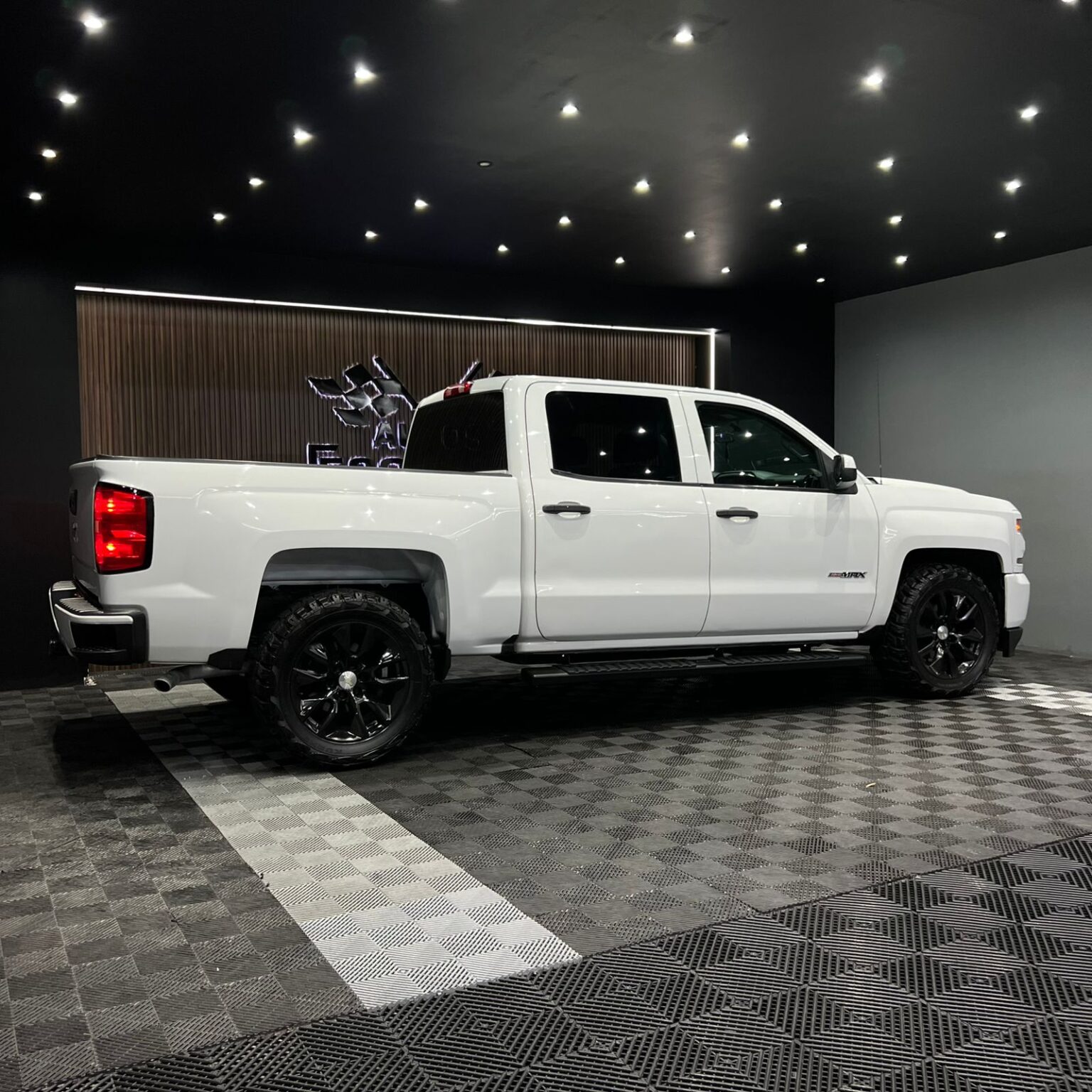 CHEVROLET SILVERADO 2017 - Image 4