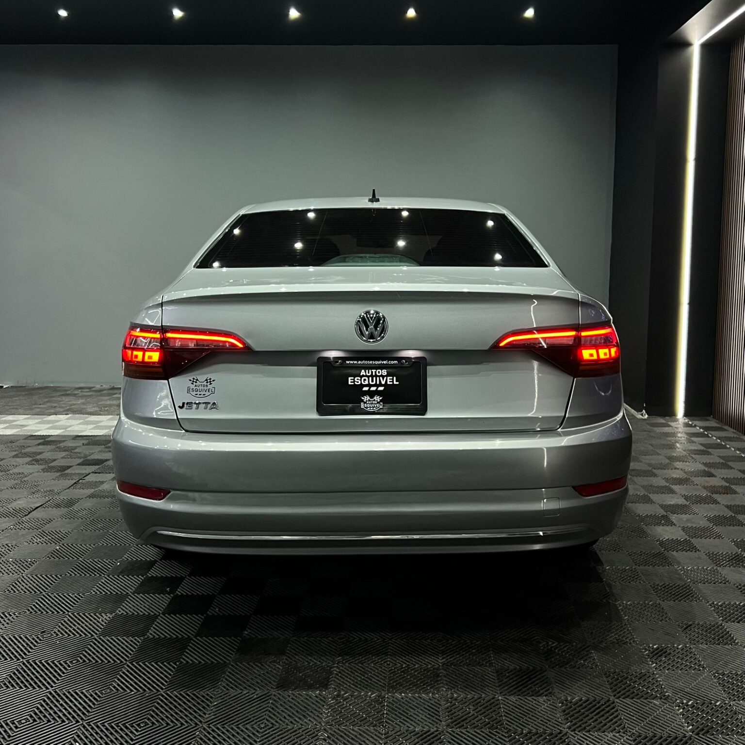VOLKSWAGEN JETTA 2019 - Image 2