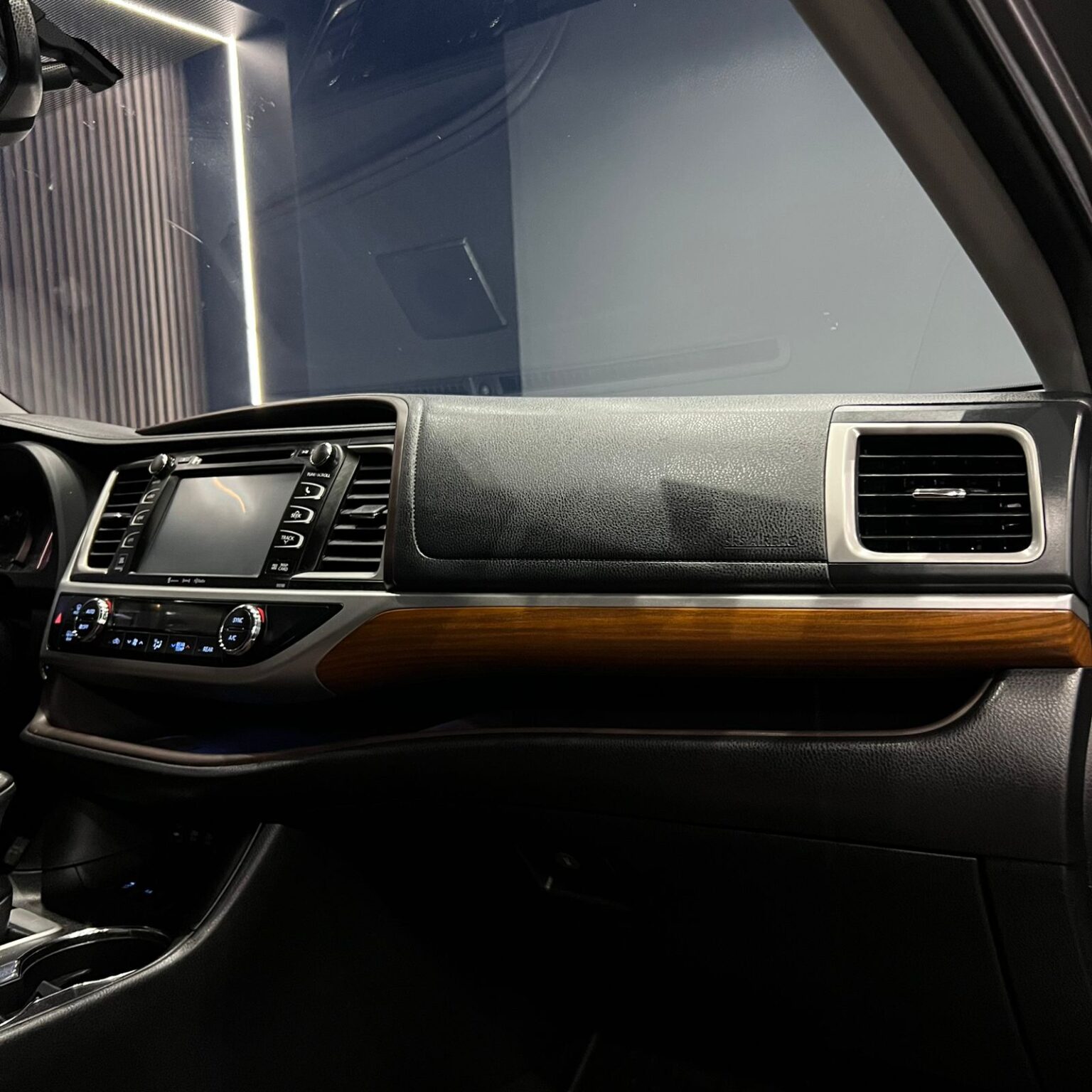 TOYOYTA HIGHLANDER LIMIITED 2017 - Image 13