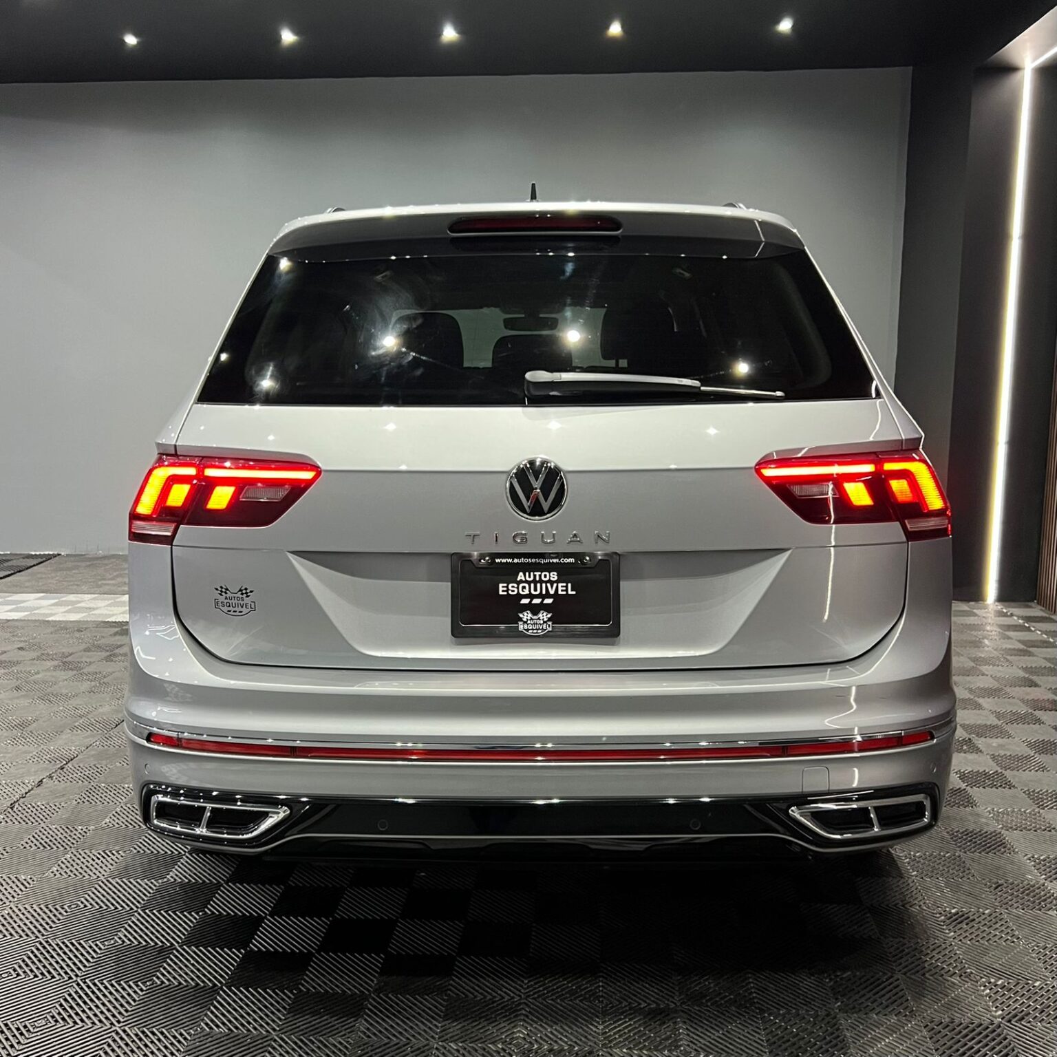 VOLKSWAGEN TIGUAN R LINE 2022 - Image 4