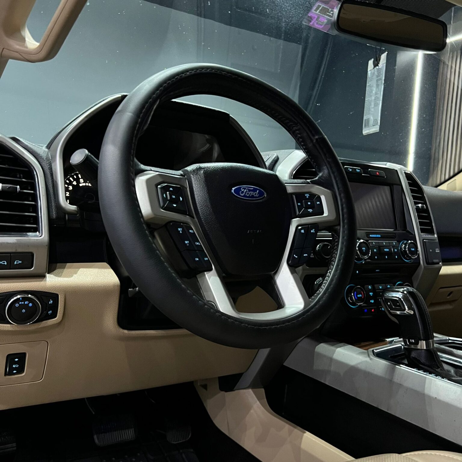 FORD LOBO LARIAT 2017 - Image 8