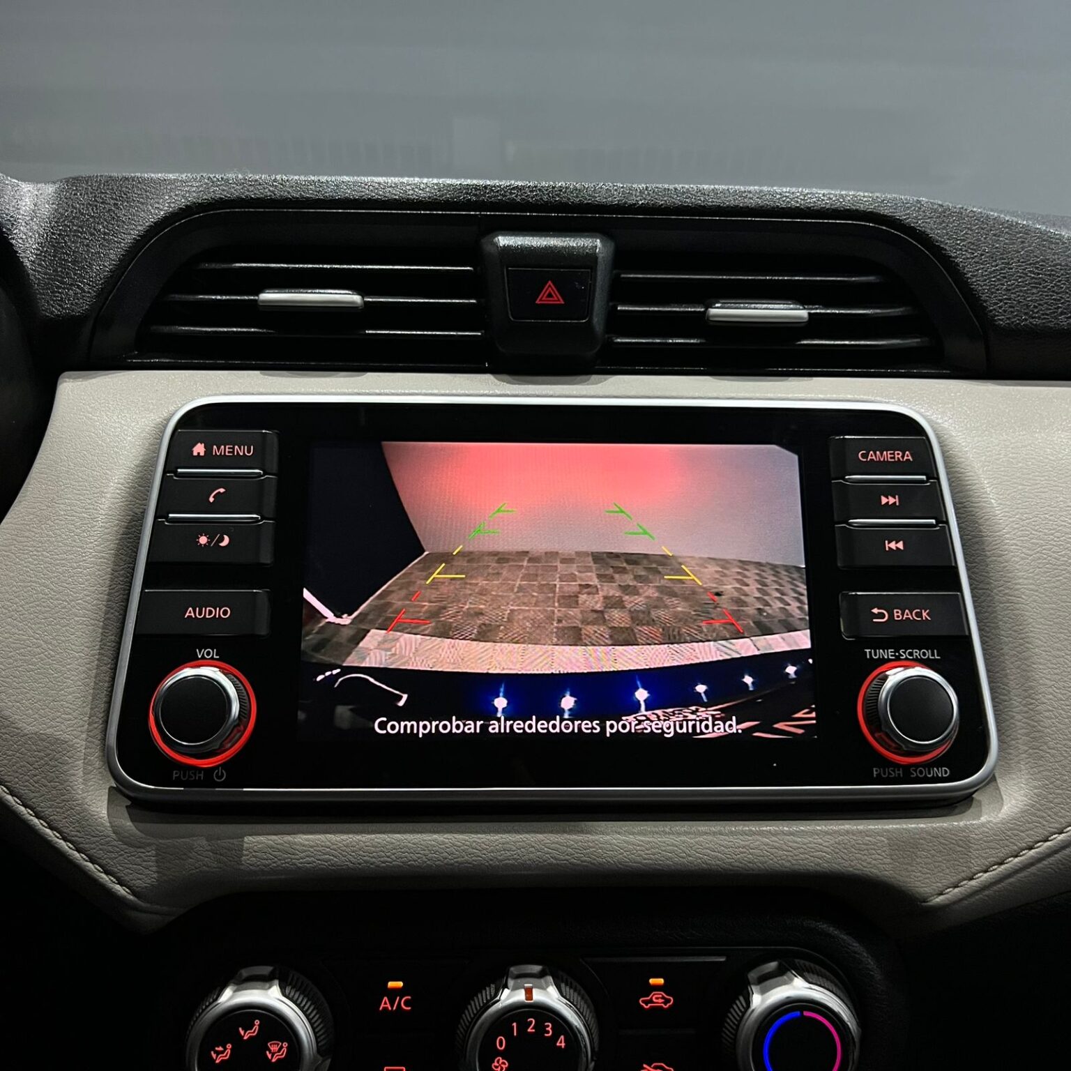 NISSAN VERSA 2020 - Image 11