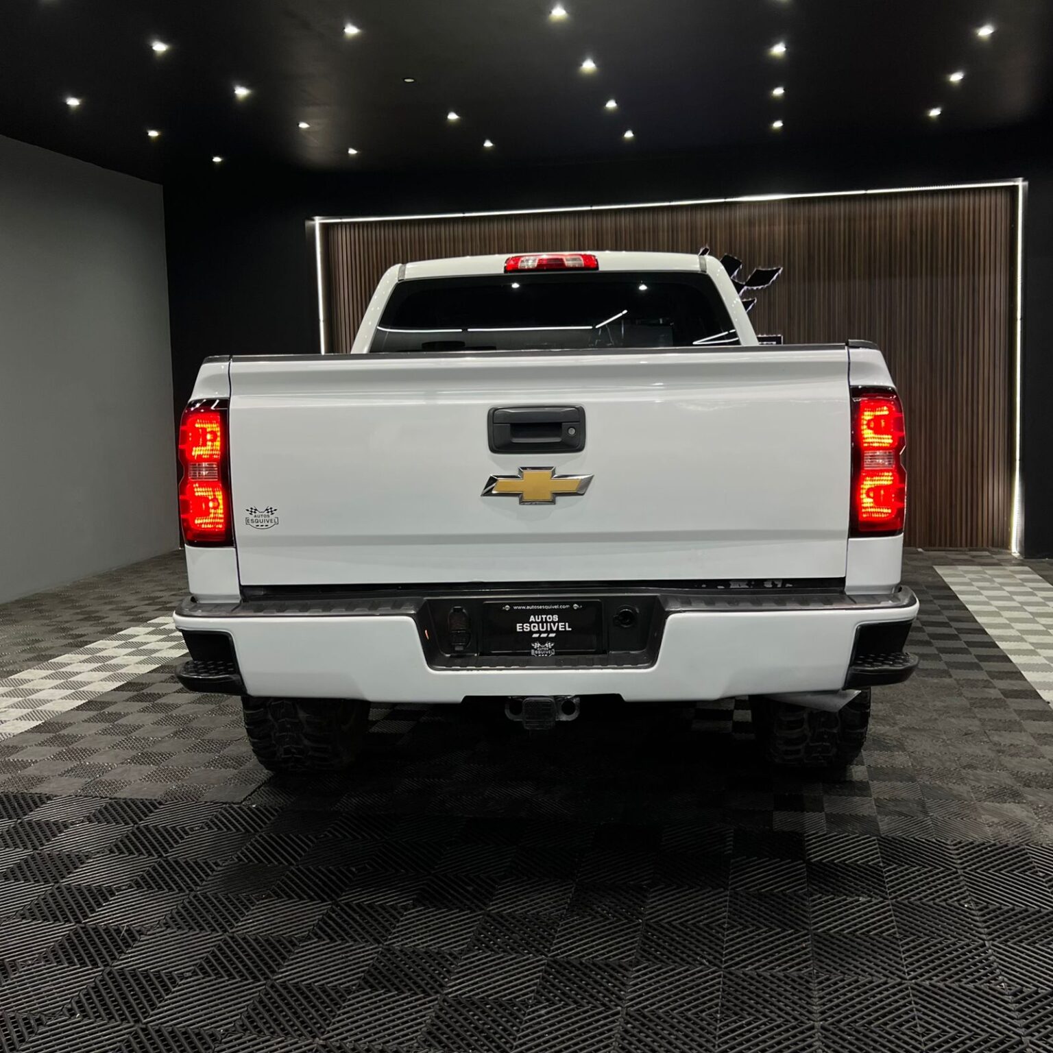 CHEVROLET SILVERADO 2017 - Image 2