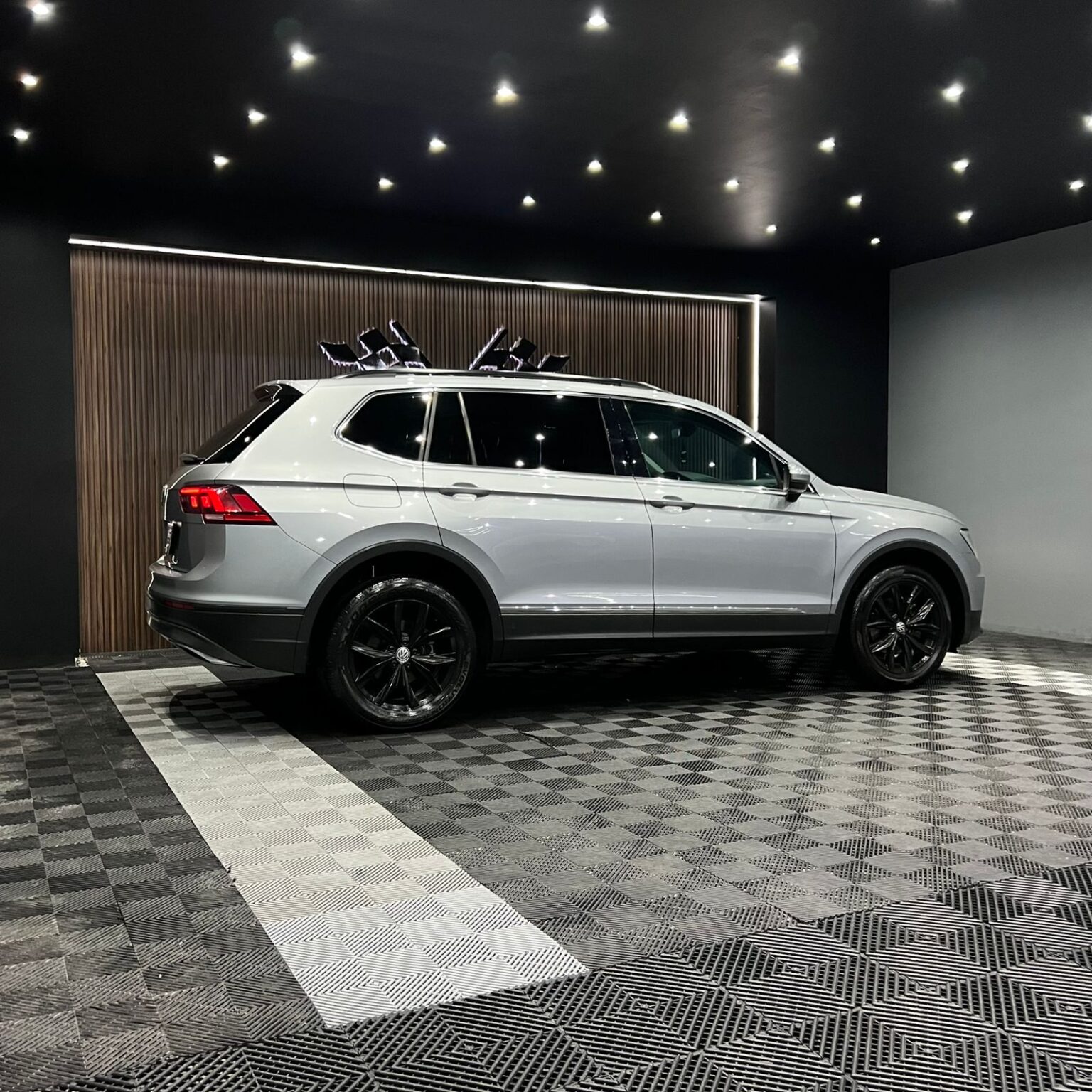 VOLKSWAGEN TIGUAN 2020 - Image 4