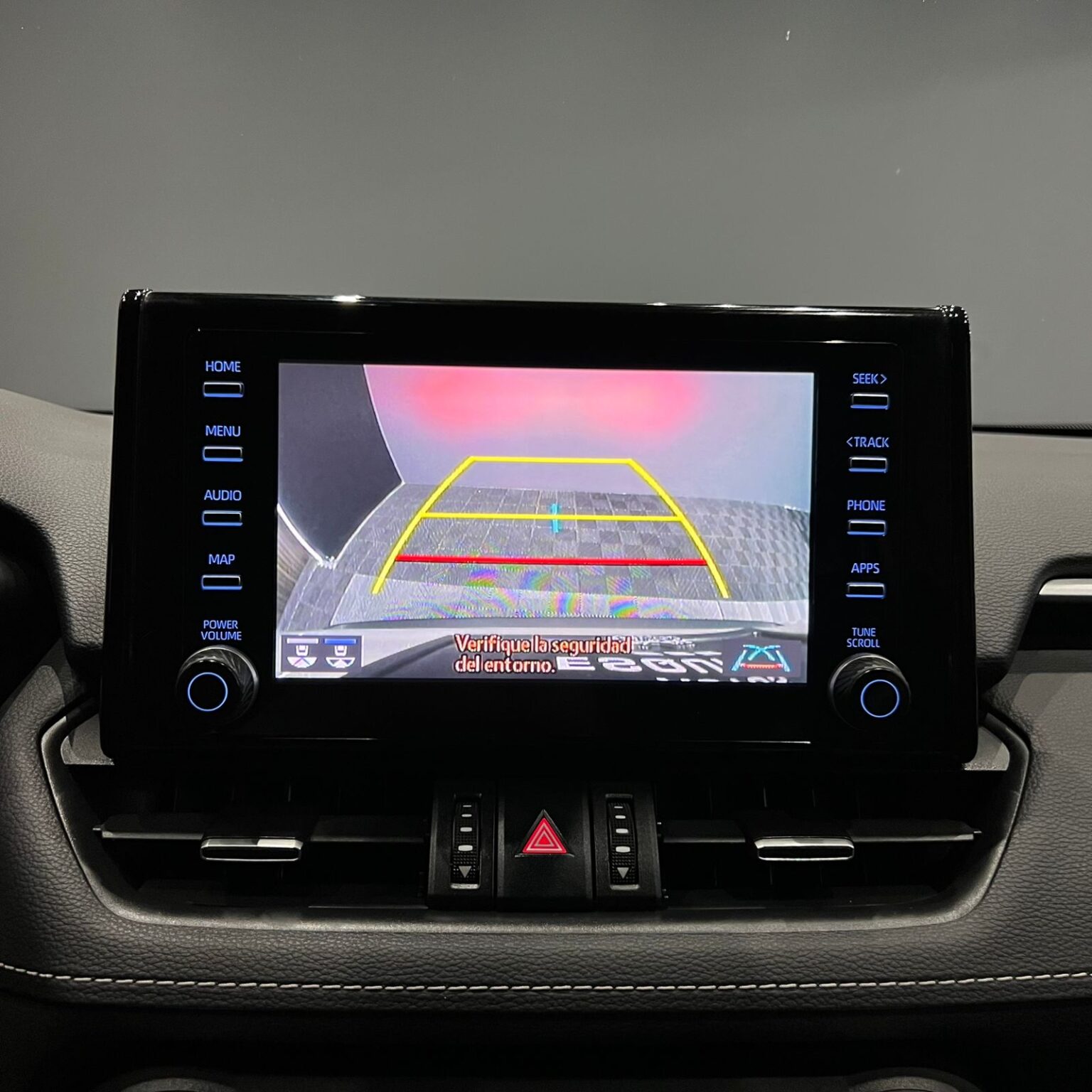 TOYOTA RAV4 LIMITED HYBRID 2021 - Image 10