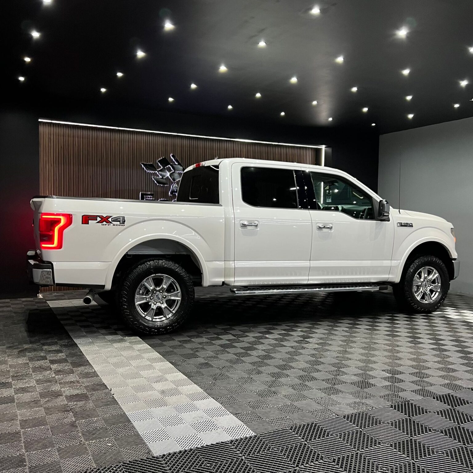 FORD LOBO LARIAT 2017 - Image 2