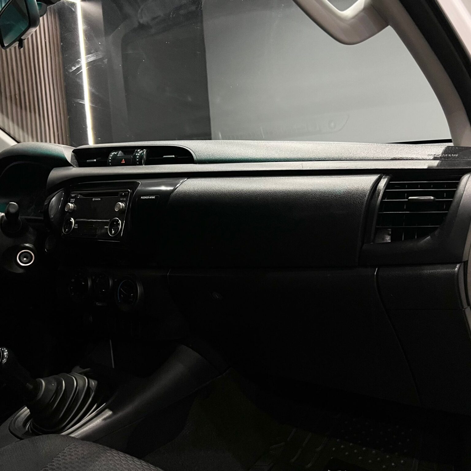 TOYOTA HILUX 2017 - Image 10