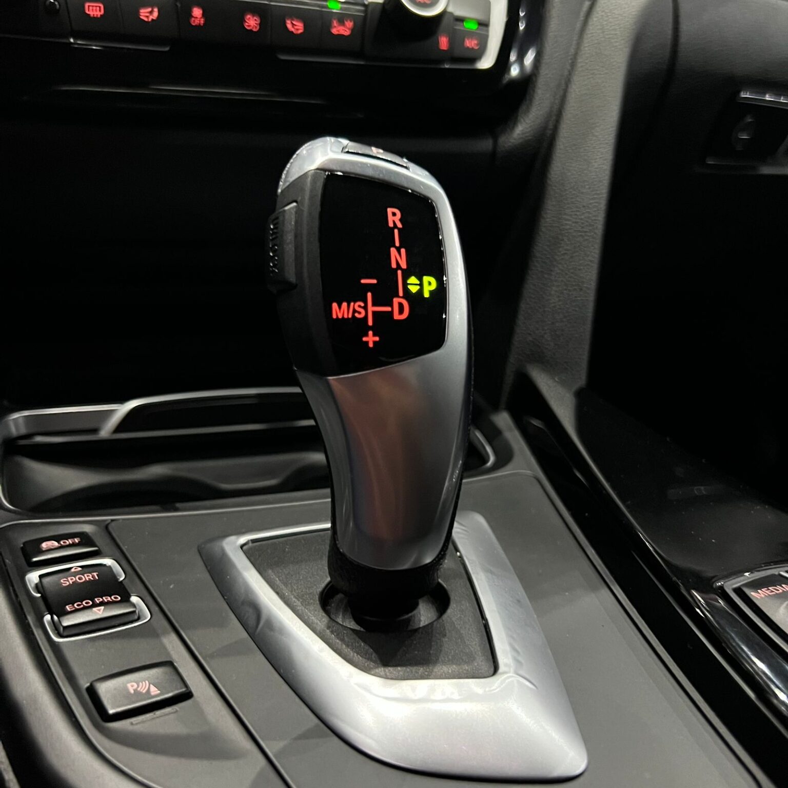 BMW 318 SPORTLINE 2018 - Image 11