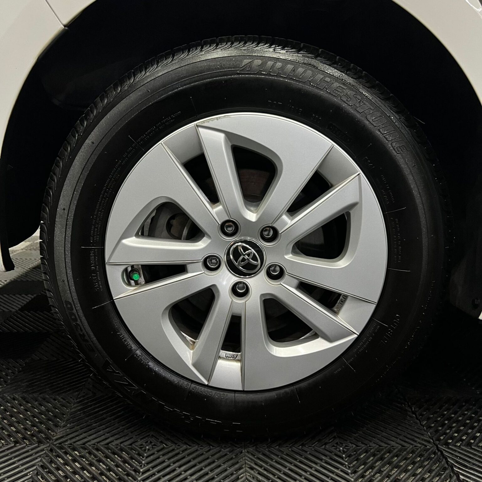 TOYOTA PRIUS 2018 - Image 13