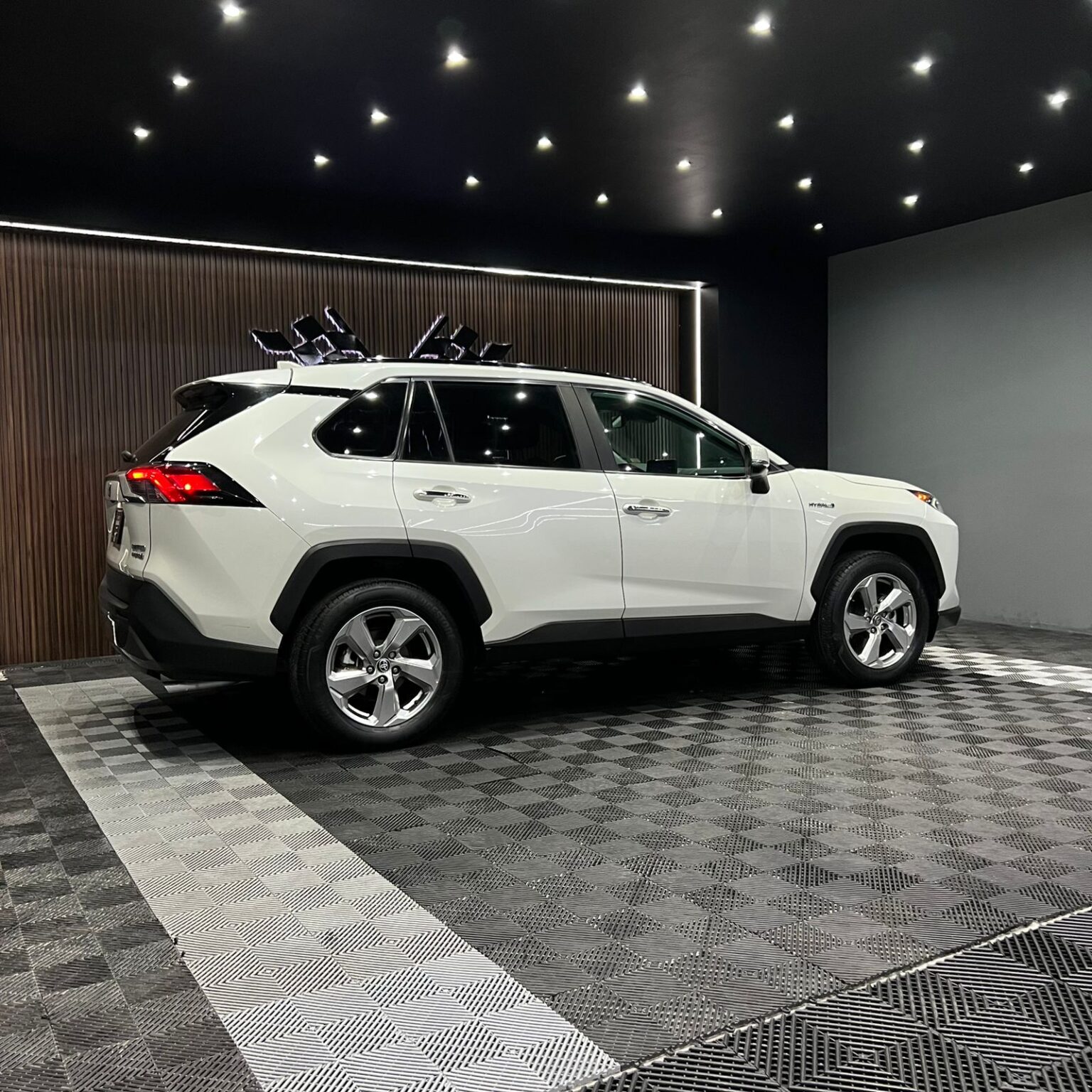 TOYOTA RAV4 LIMITED HYBRID 2021 - Image 2