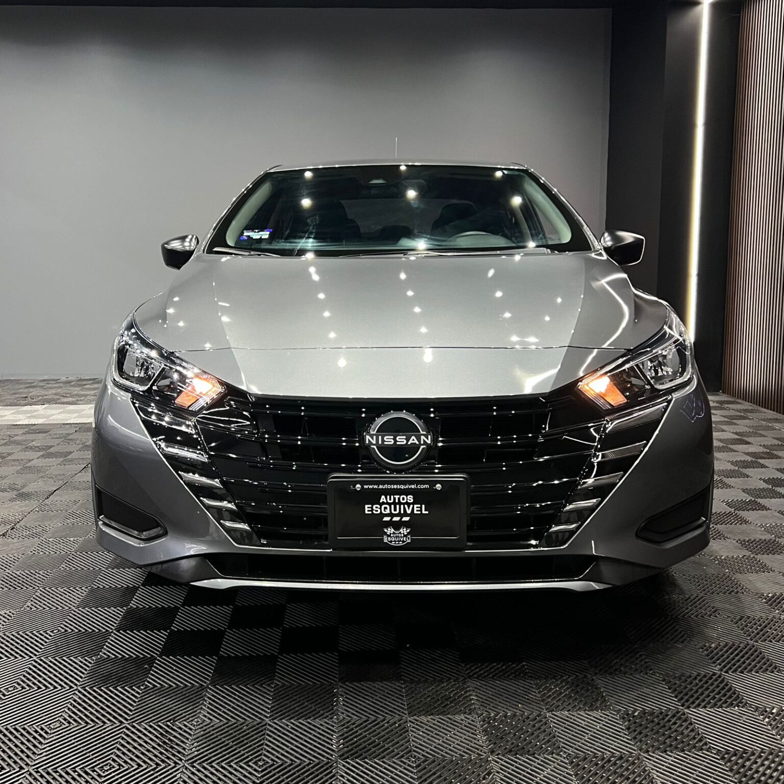 NISSAN VERSA 2025 - Image 2