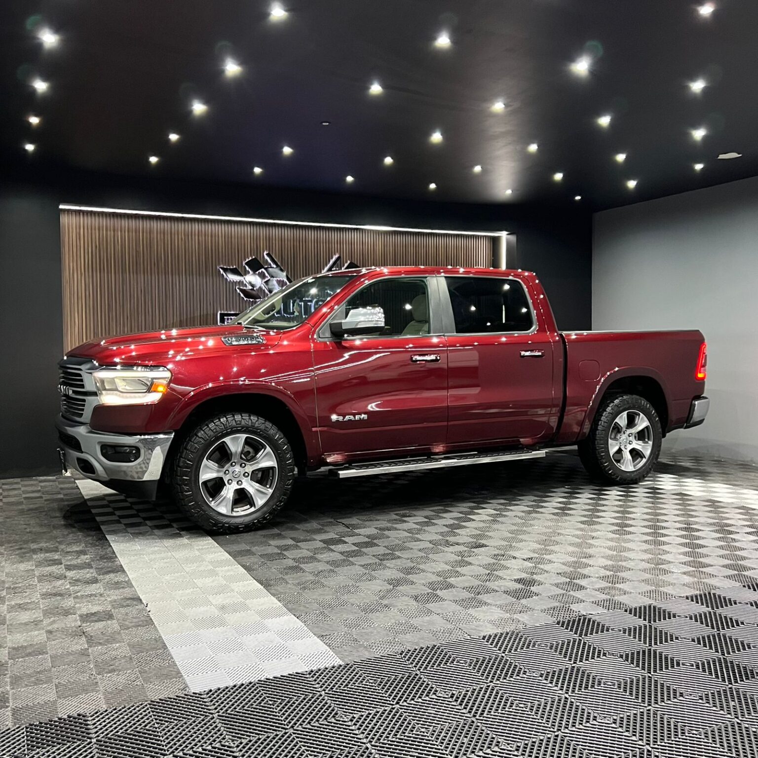 DODGE RAM LARAMIE 2019 - Image 2