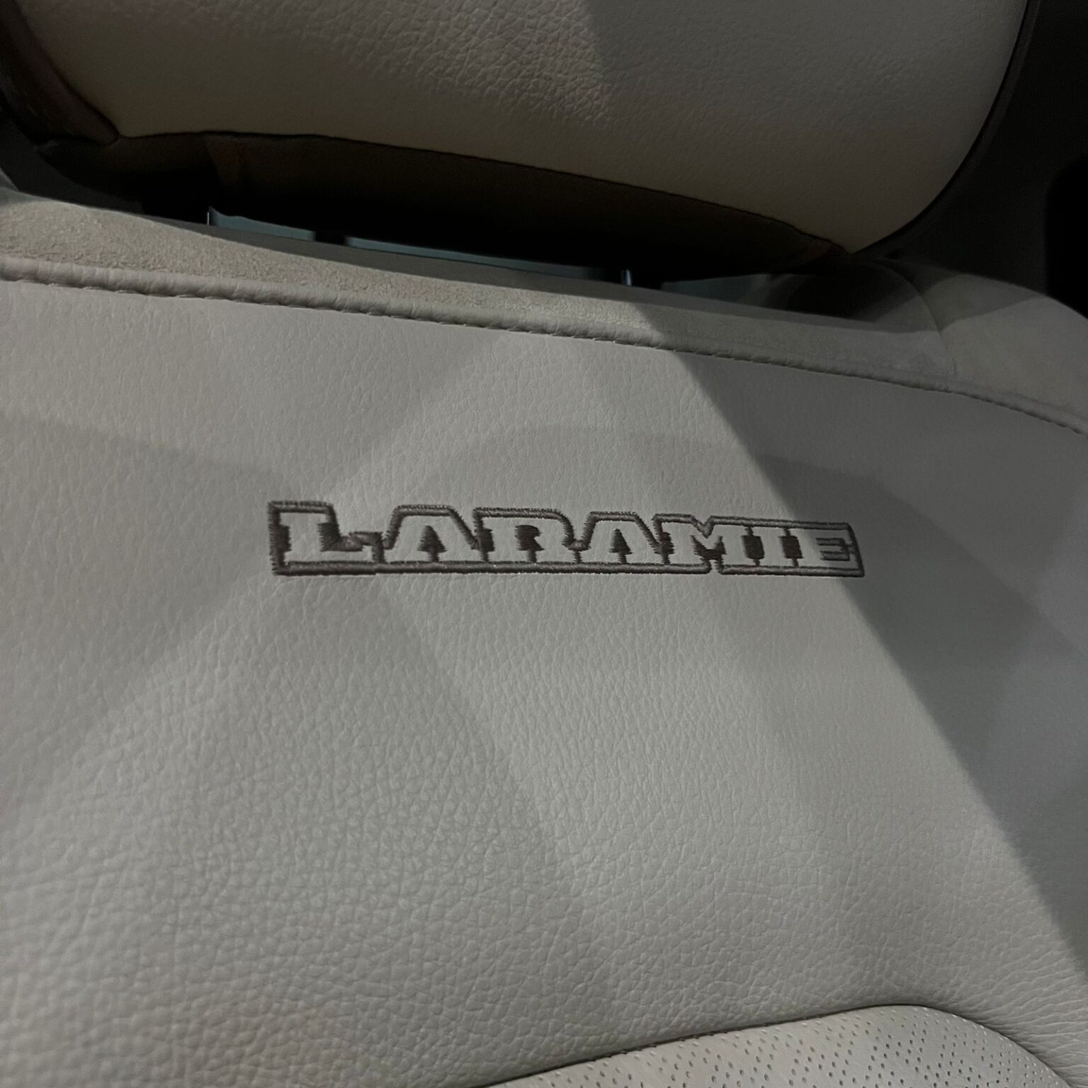 DODGE RAM LARAMIE 2019 - Image 10
