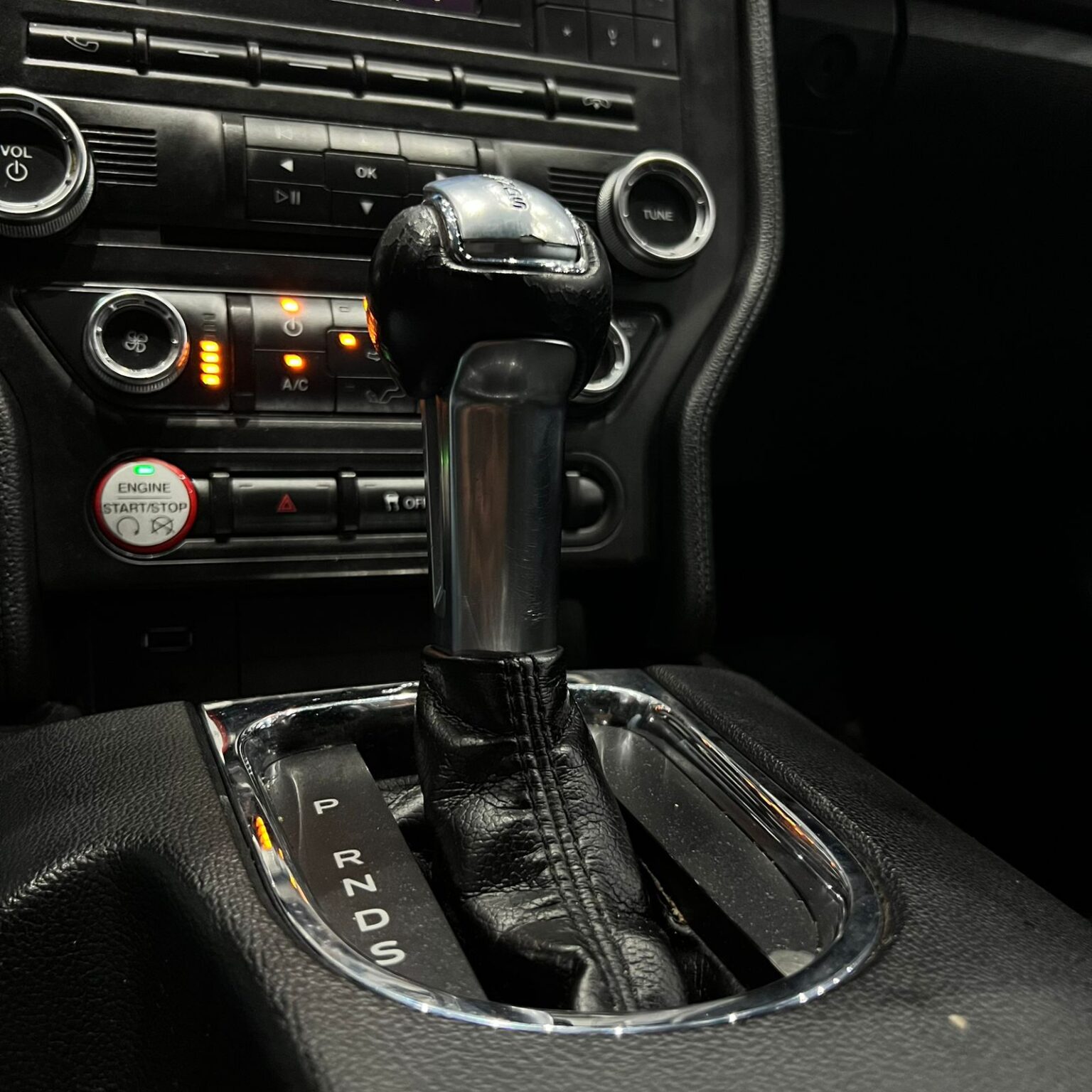 FORD MUSTANG 2016 - Image 9