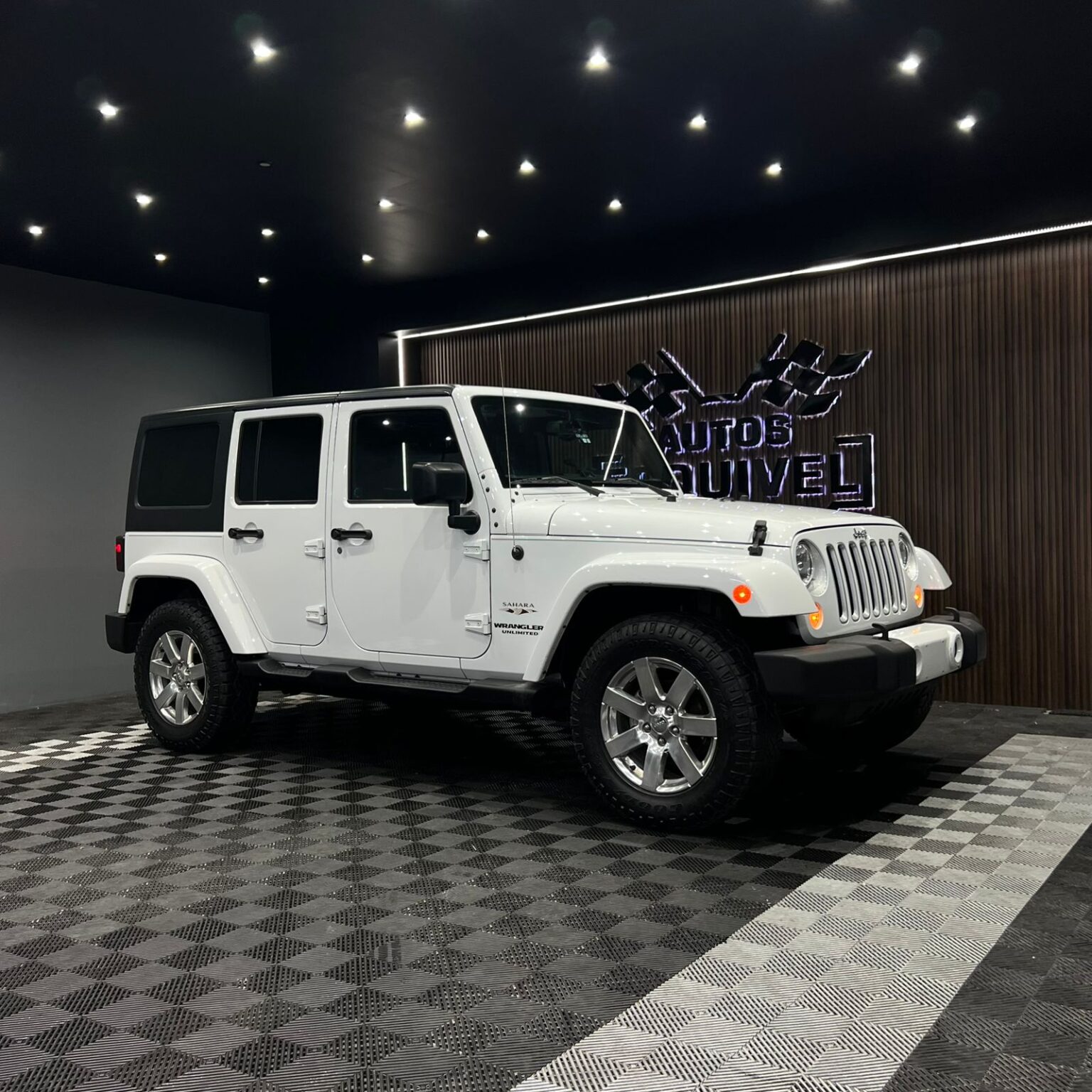 JEEP SAHARA 2016 - Image 2