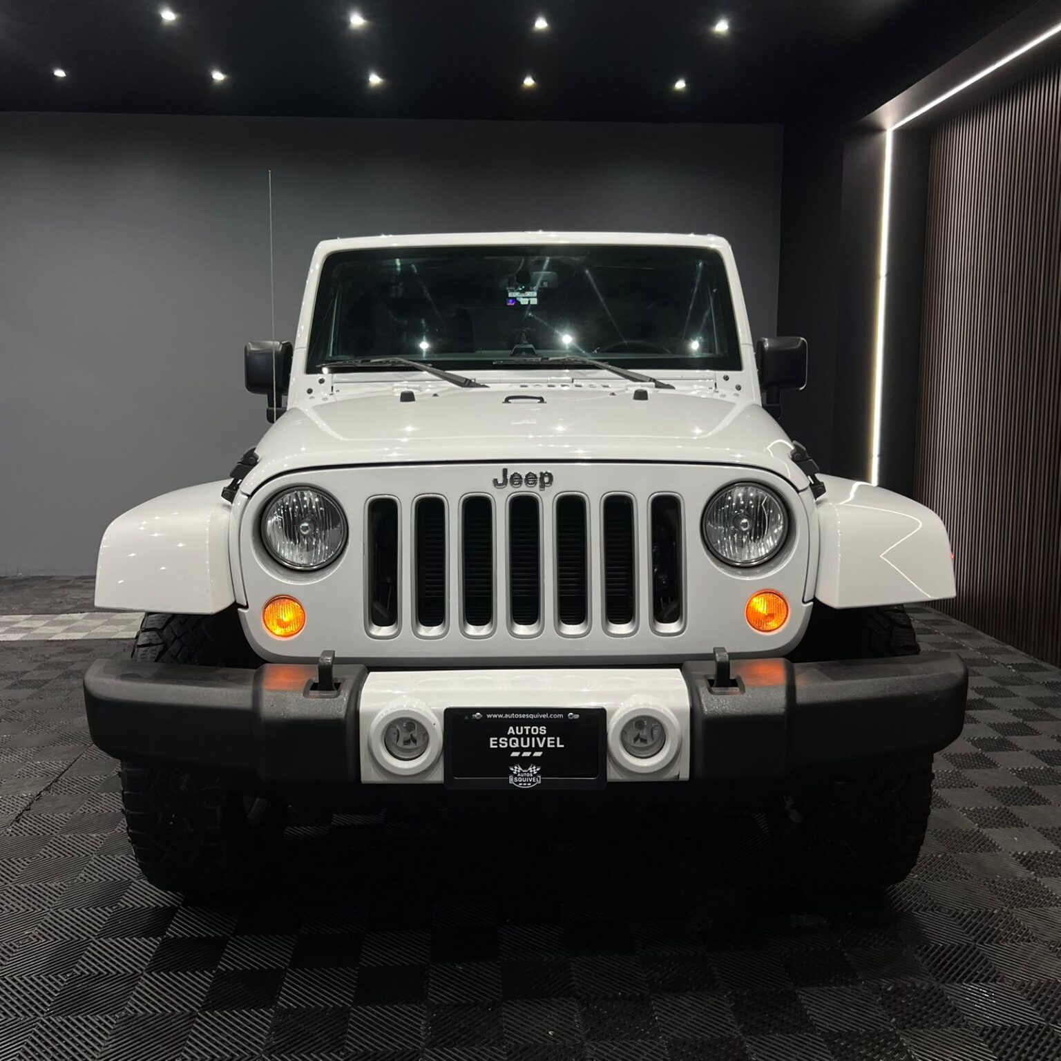 JEEP SAHARA 2016 - Image 4