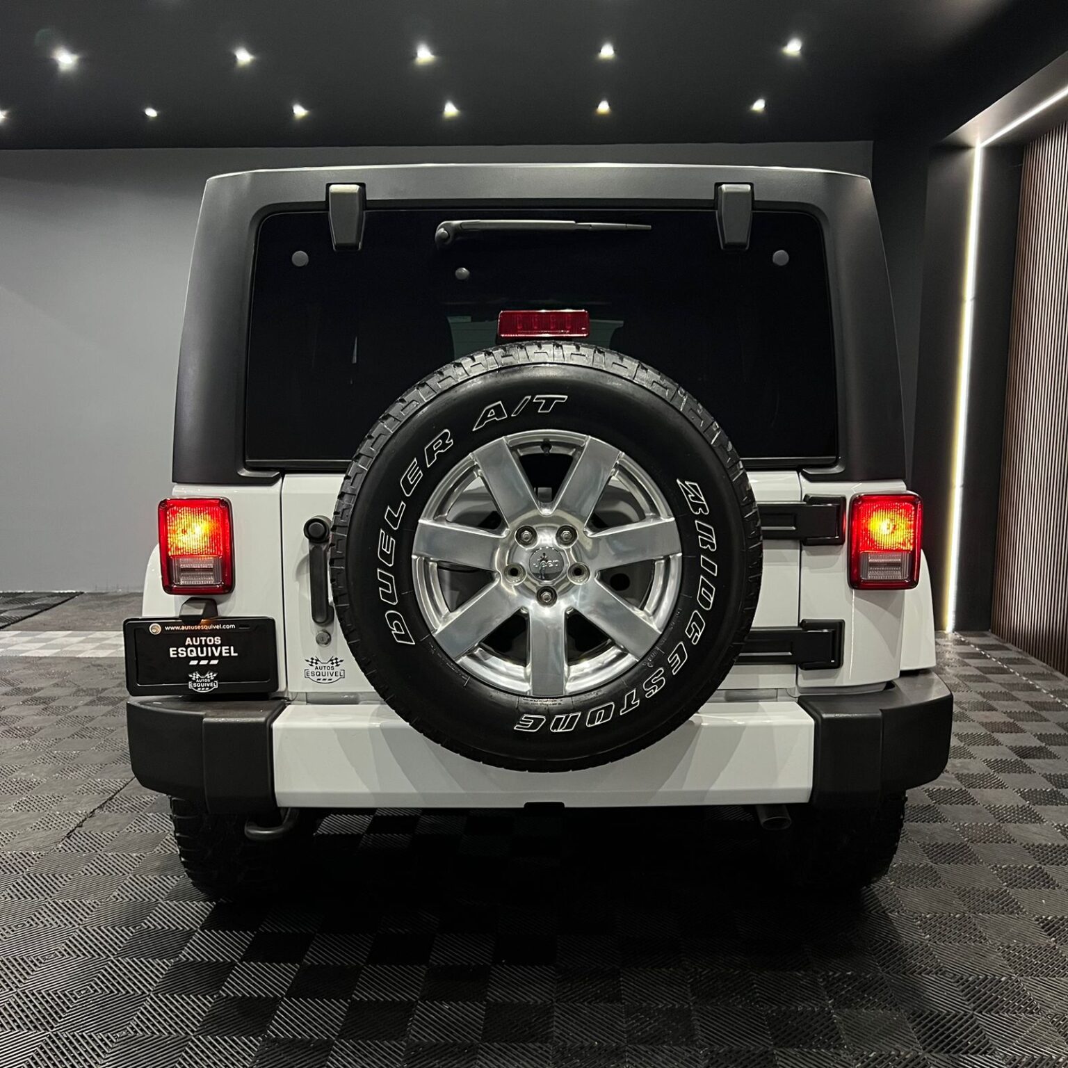 JEEP SAHARA 2016 - Image 5