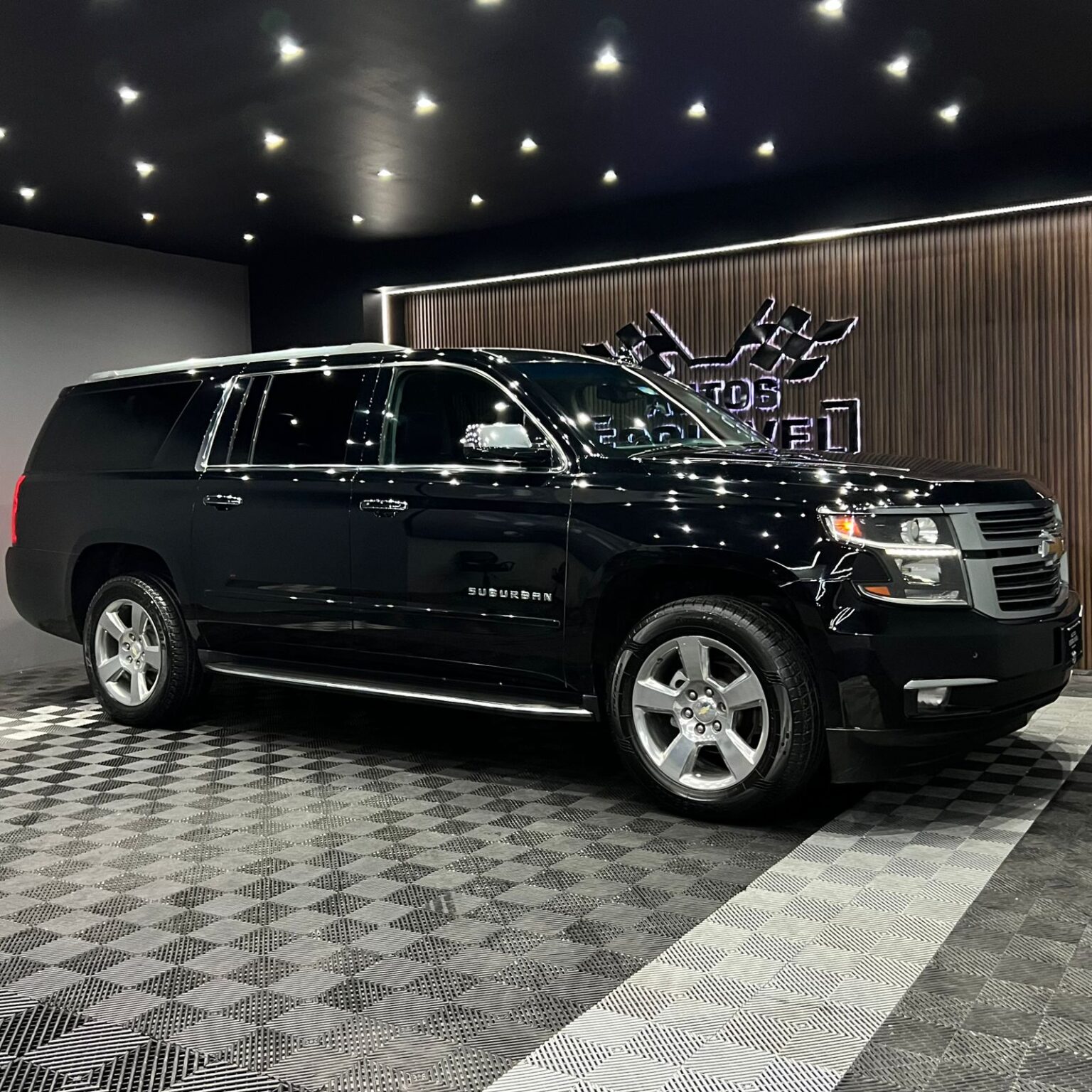 CHEVROLET SUBURBAN PREMIER 2018 - Image 2