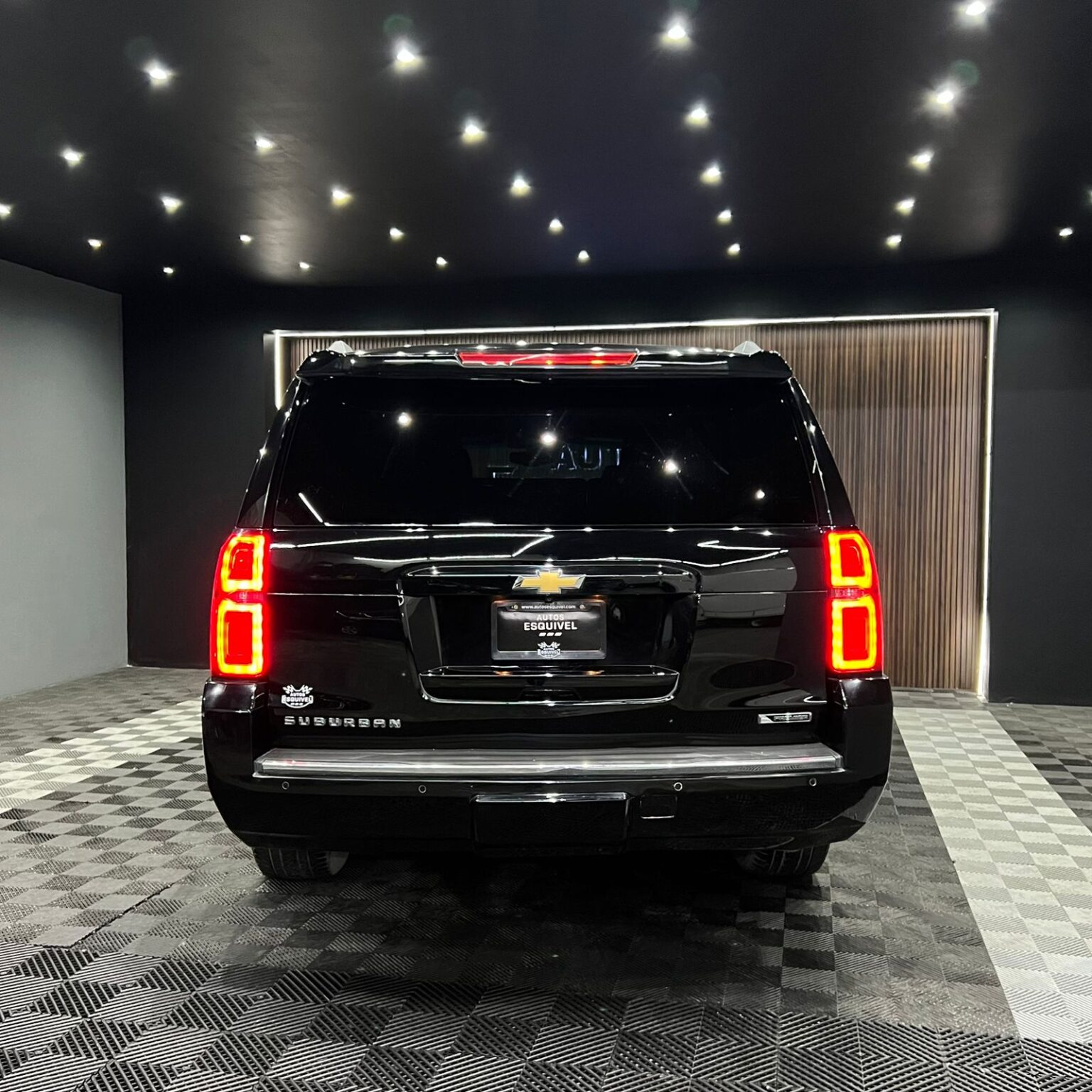 CHEVROLET SUBURBAN PREMIER 2018 - Image 5
