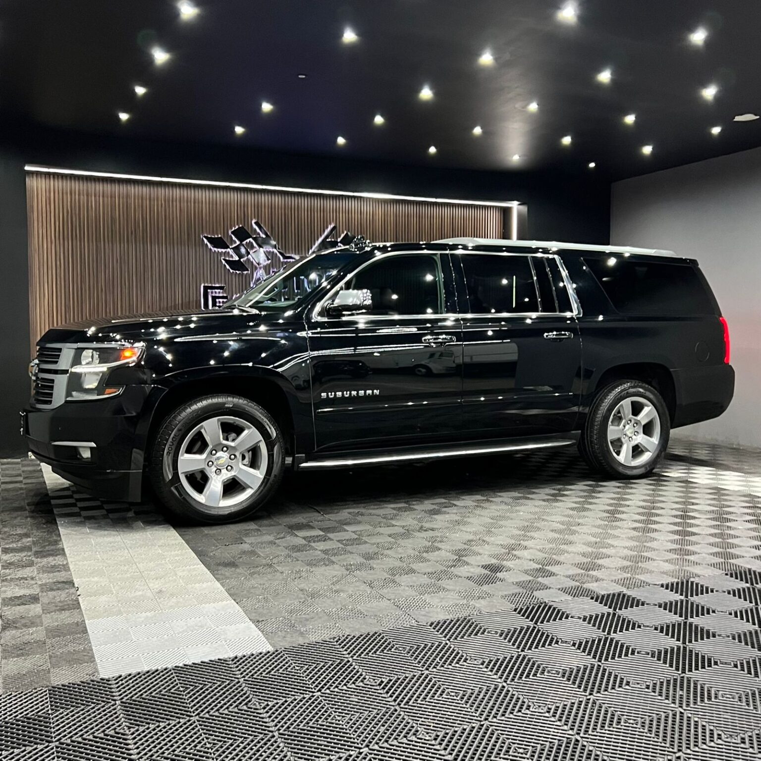 CHEVROLET SUBURBAN PREMIER 2018 - Image 3