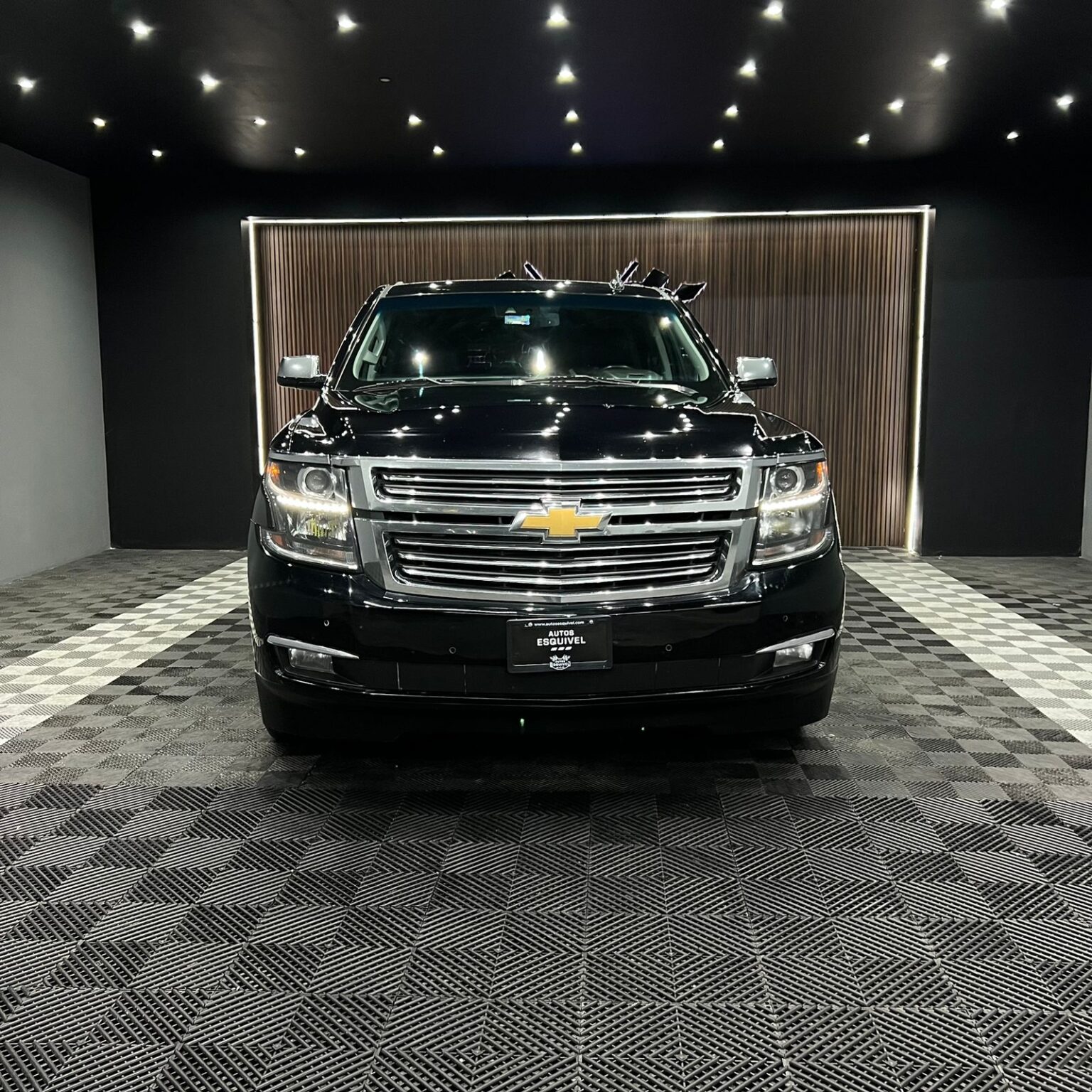 CHEVROLET SUBURBAN PREMIER 2018 - Image 4