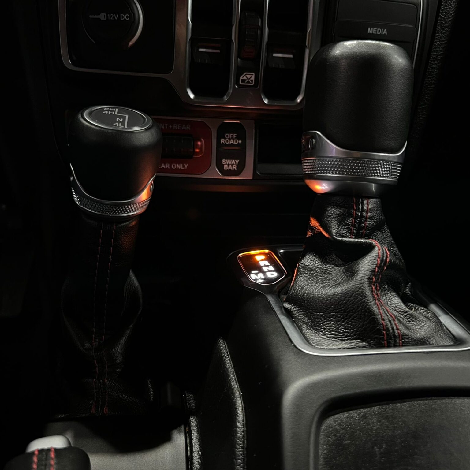 JEEP RUBICON DELUXE 2022 - Image 10