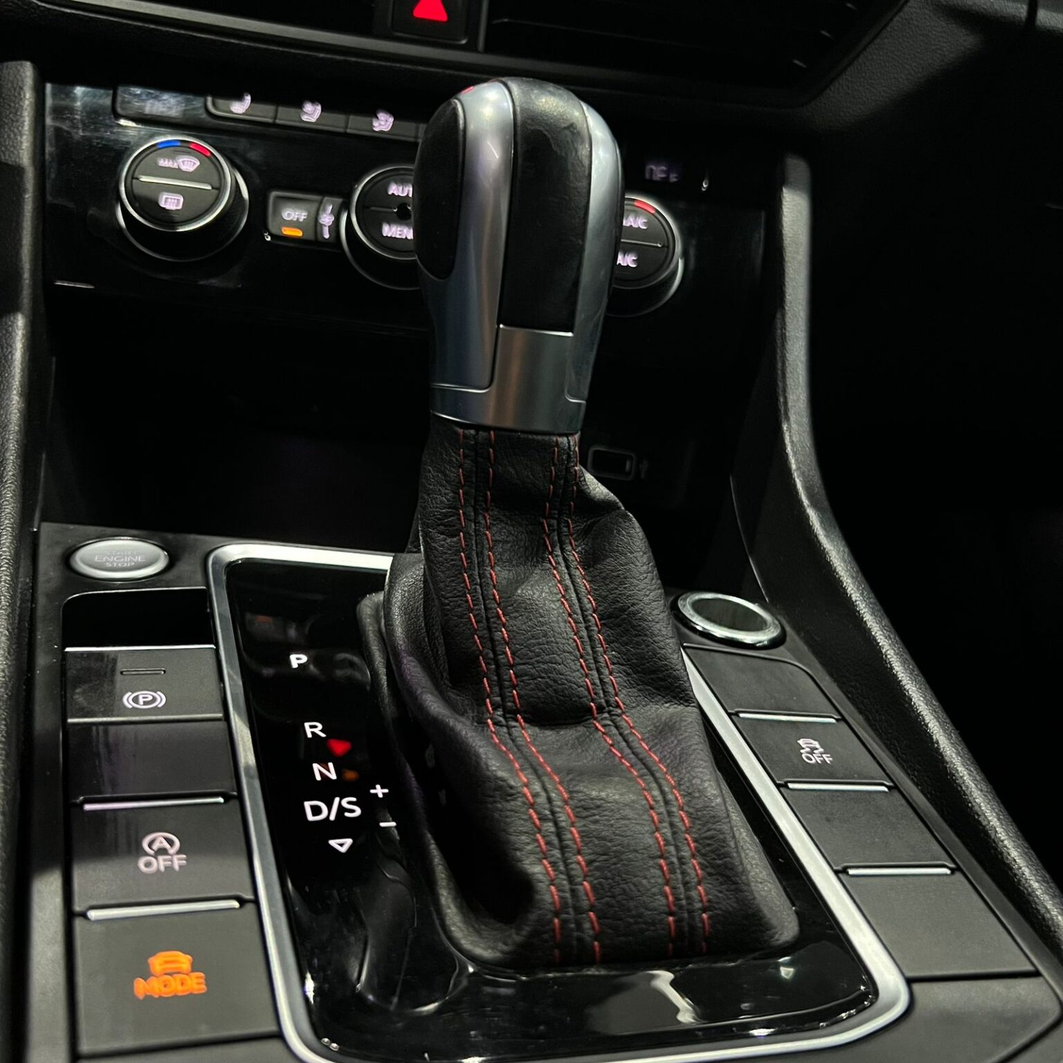 VOLKSWAGEN JETTA GLI 2019 - Image 9