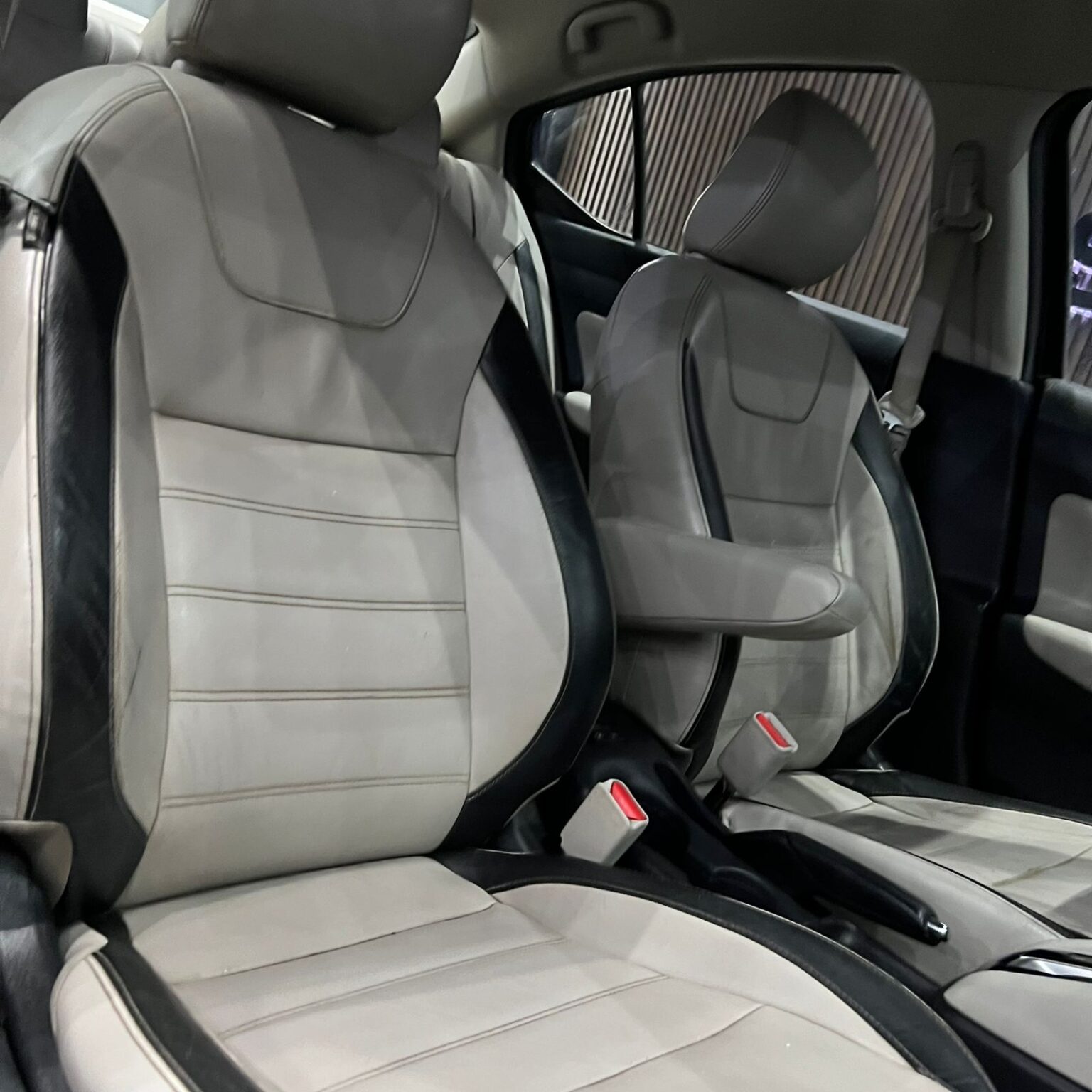 NISSAN VERSA PLATINUM 2020 - Image 11