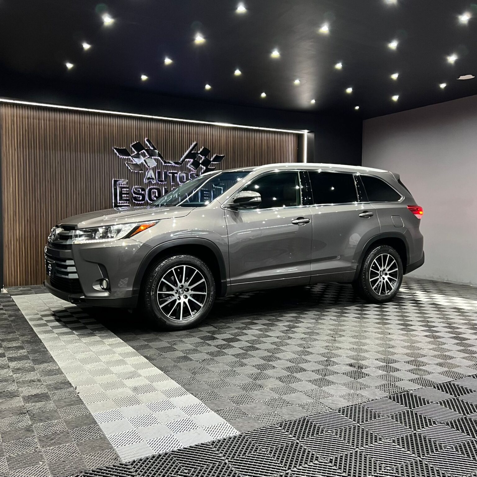 TOYOYTA HIGHLANDER LIMIITED 2017 - Image 4