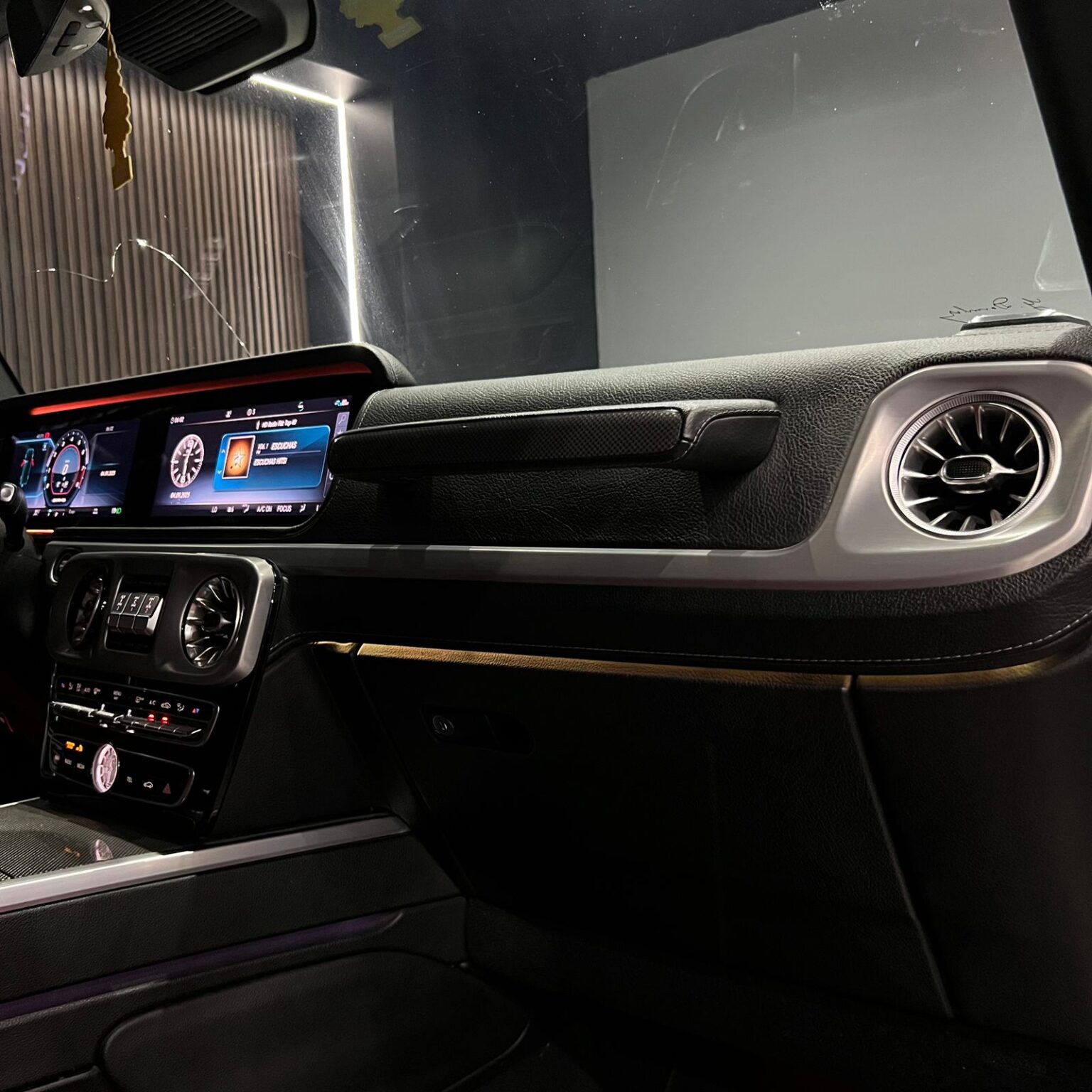 MERCEDES BENZ G63 AMG 2021 - Image 14