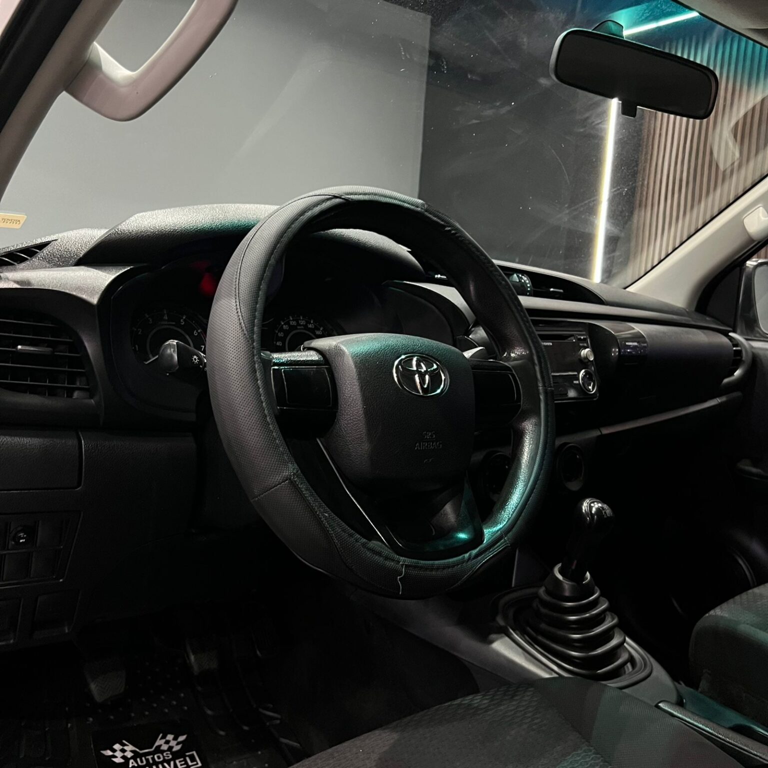 TOYOTA HILUX 2017 - Image 7