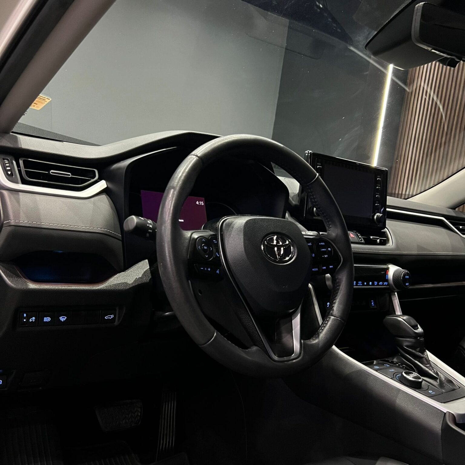 TOYOTA RAV4 LIMITED HYBRID 2021 - Image 12