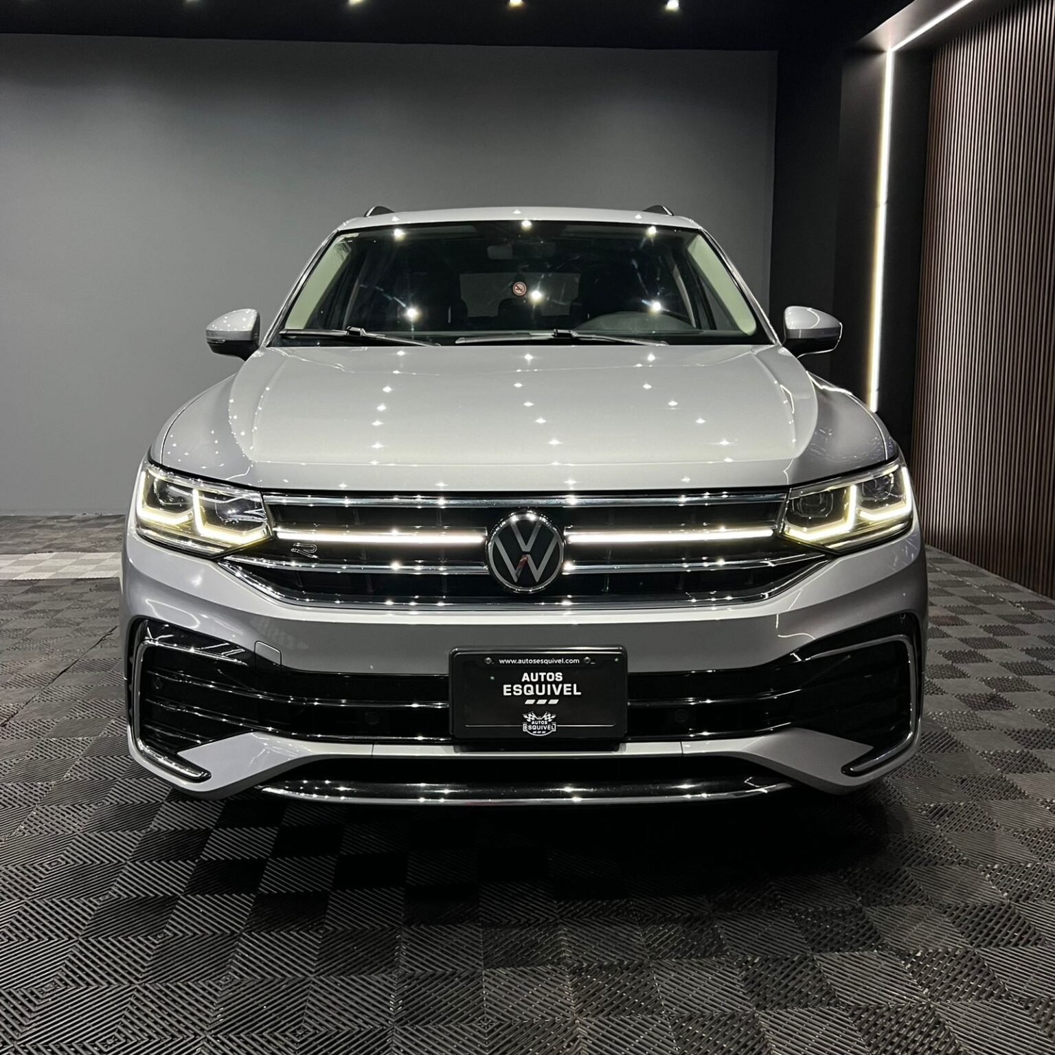 VOLKSWAGEN TIGUAN R LINE 2022 - Image 3