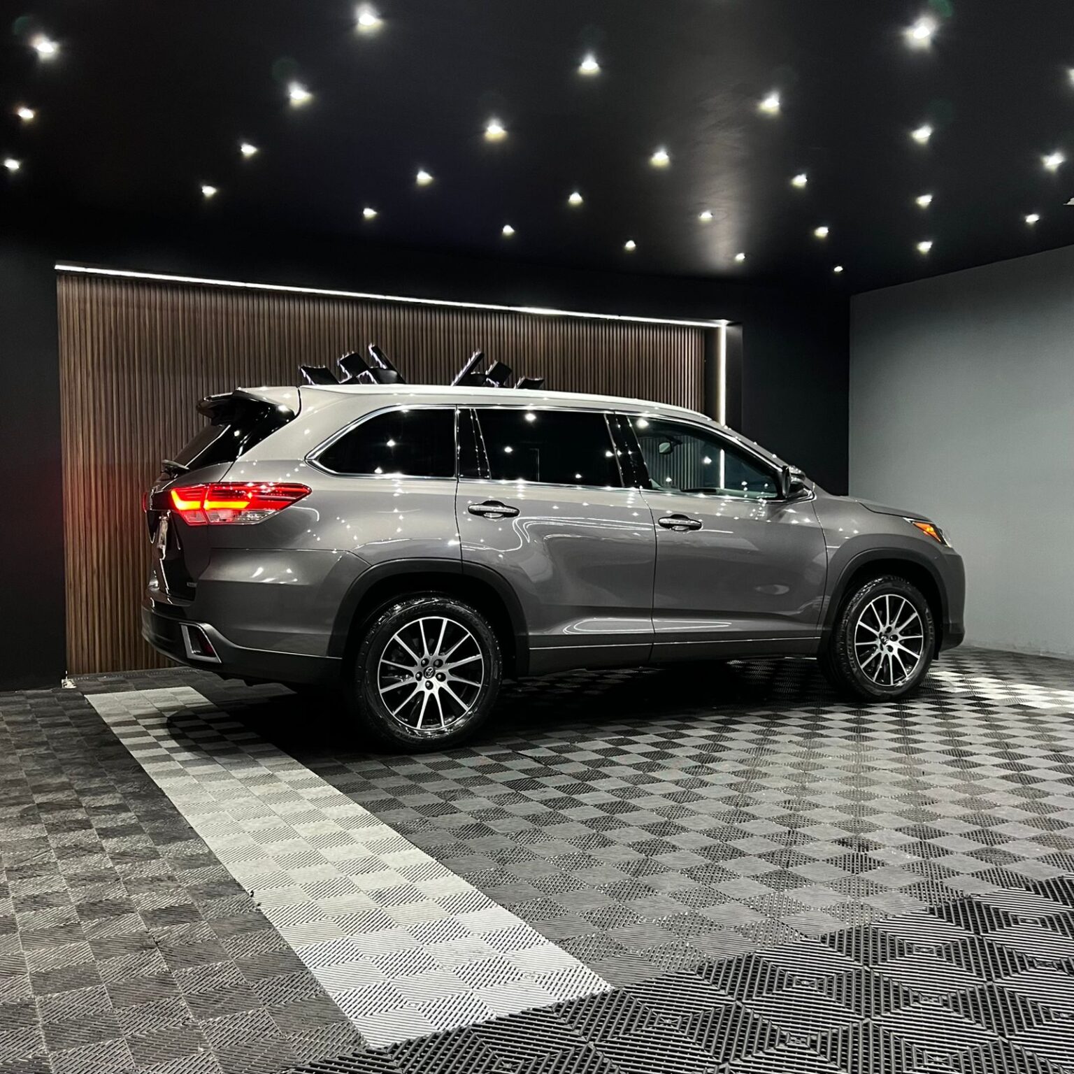 TOYOYTA HIGHLANDER LIMIITED 2017 - Image 8