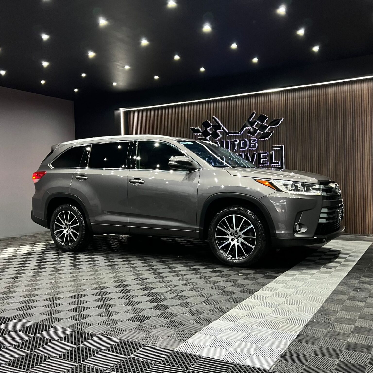 TOYOYTA HIGHLANDER LIMIITED 2017 - Image 3