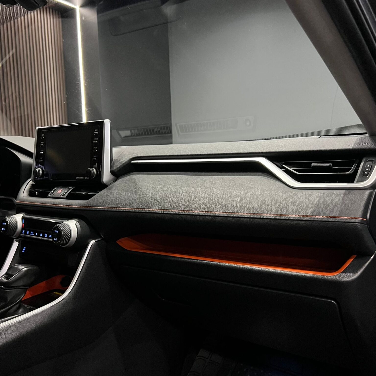 TOYOTA RAV4 ADVENTURE 2019 - Image 13