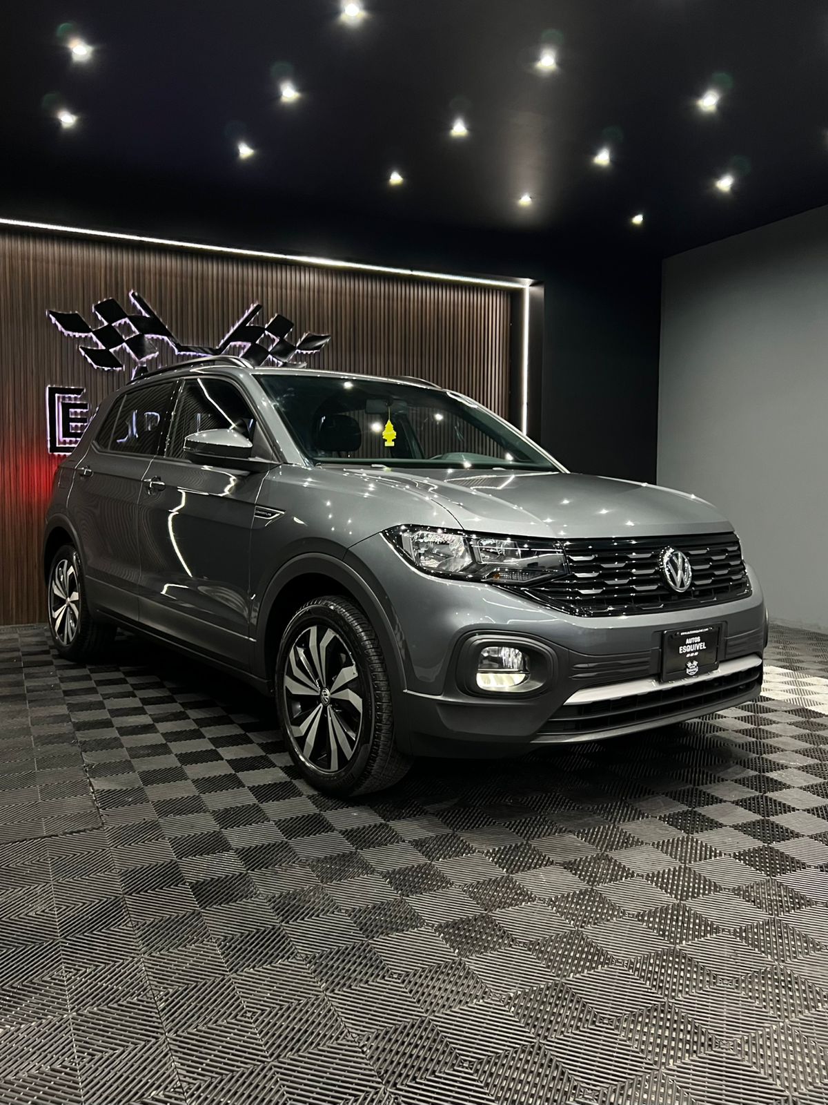 VOLKSWAGEN T-CROSS 2021 - Image 4