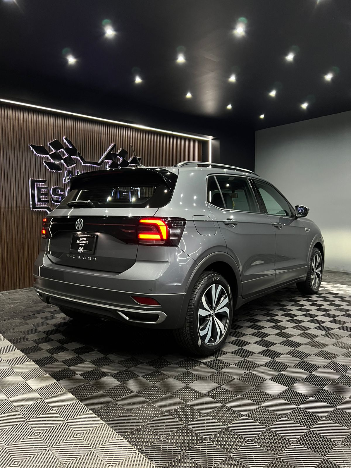 VOLKSWAGEN T-CROSS 2021 - Image 5