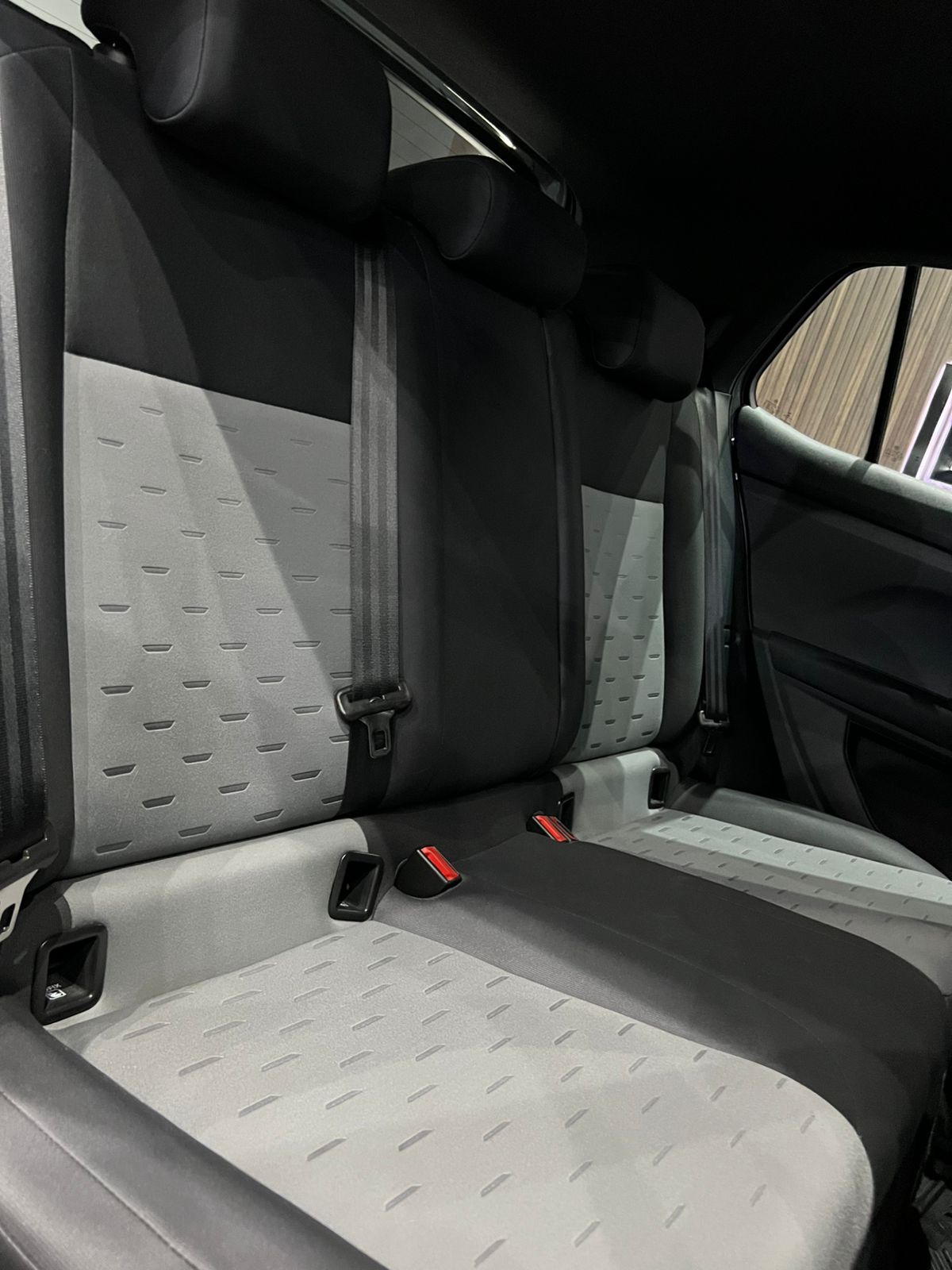 VOLKSWAGEN T-CROSS 2021 - Image 9